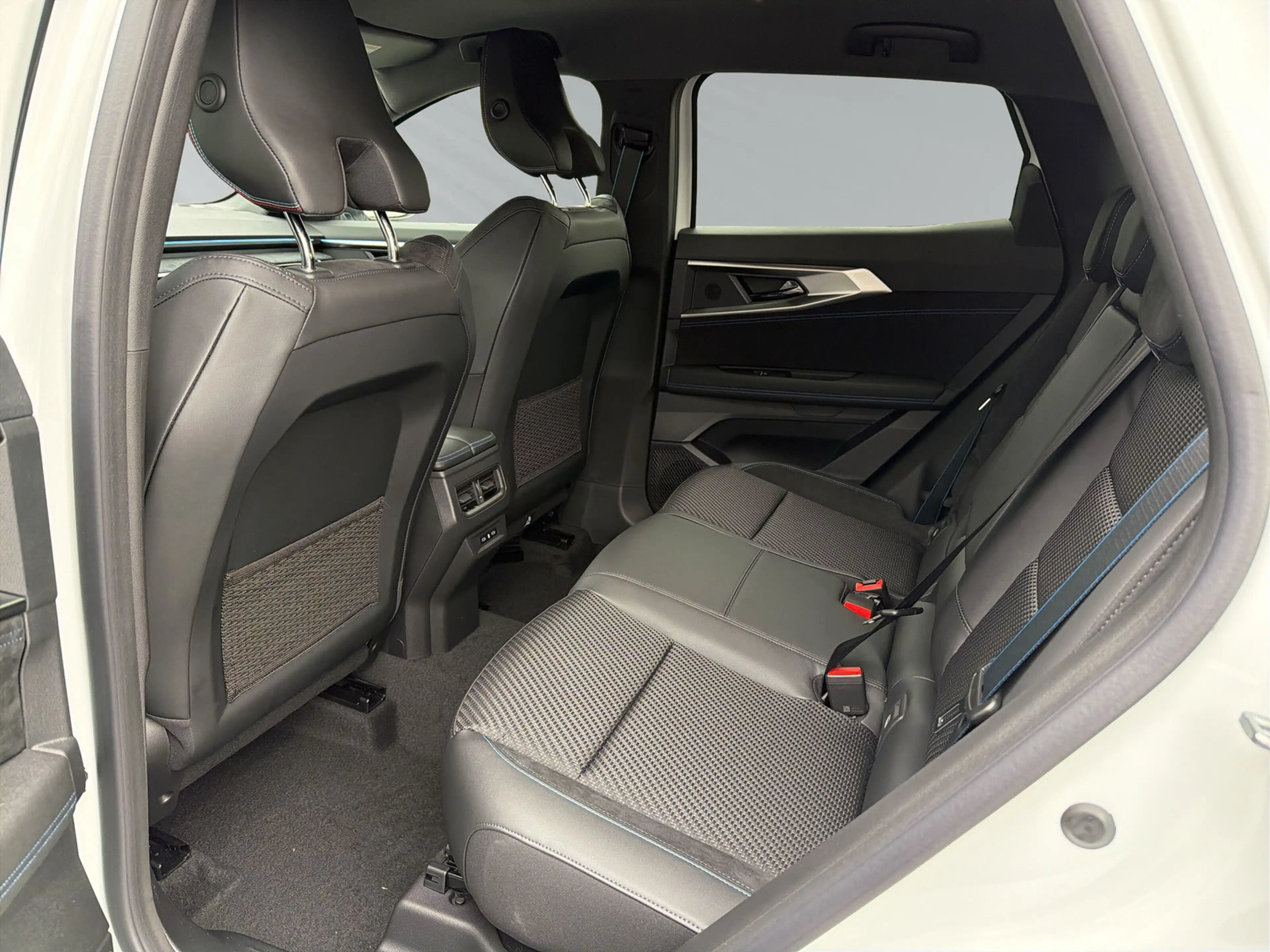 Renault Austral Esprit Alpine 150 Mild-Hybrid — photo 8