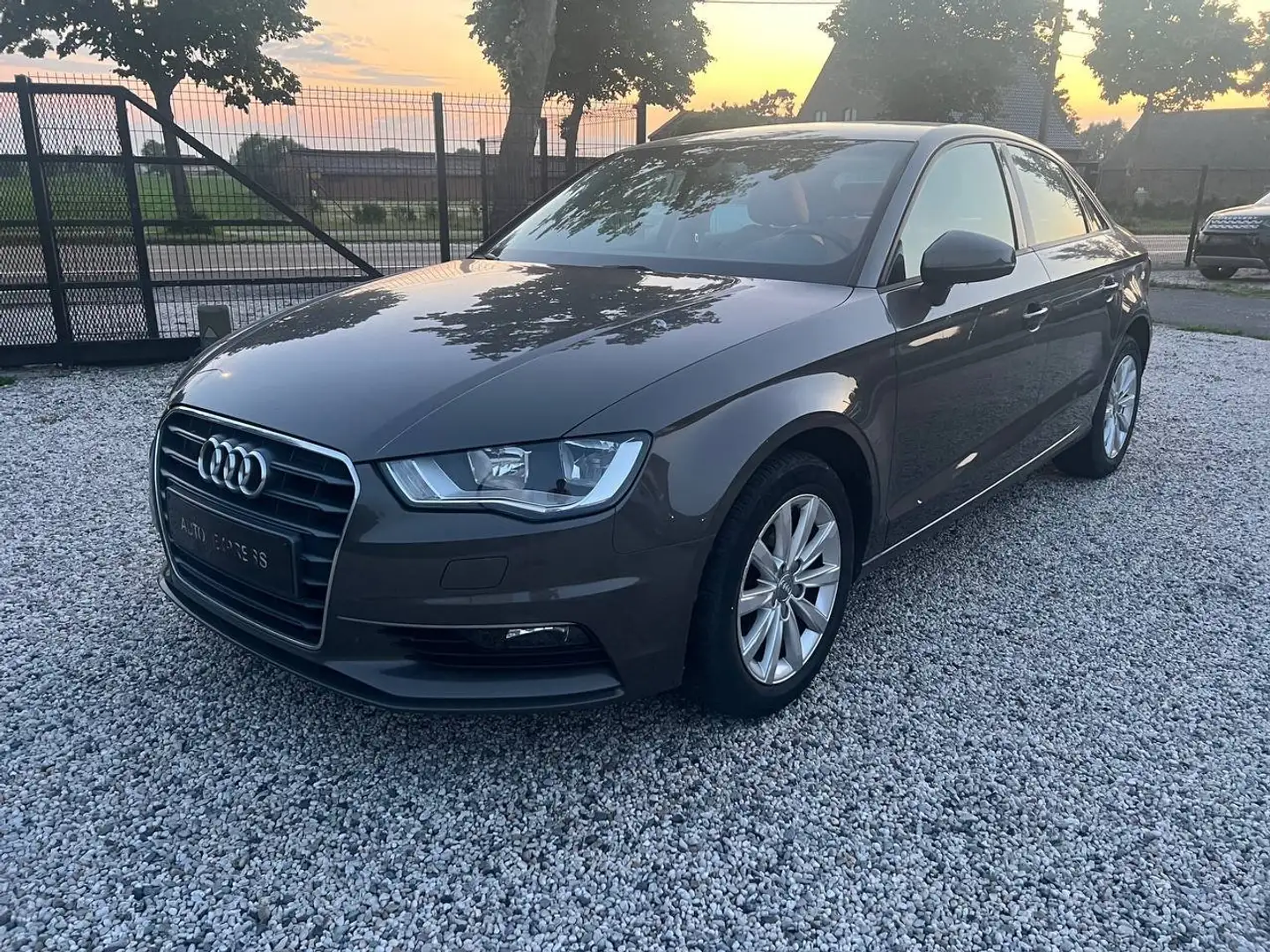 Audi A3 1.6 TDI /Limousine1 Ste Eig/Navi/Garantie/*** - 1