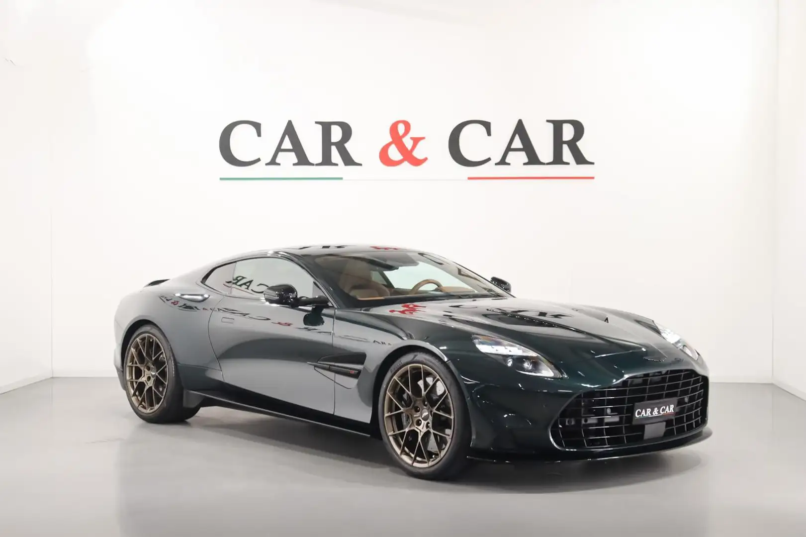 Aston Martin Vanquish Vanquish Verde - 1