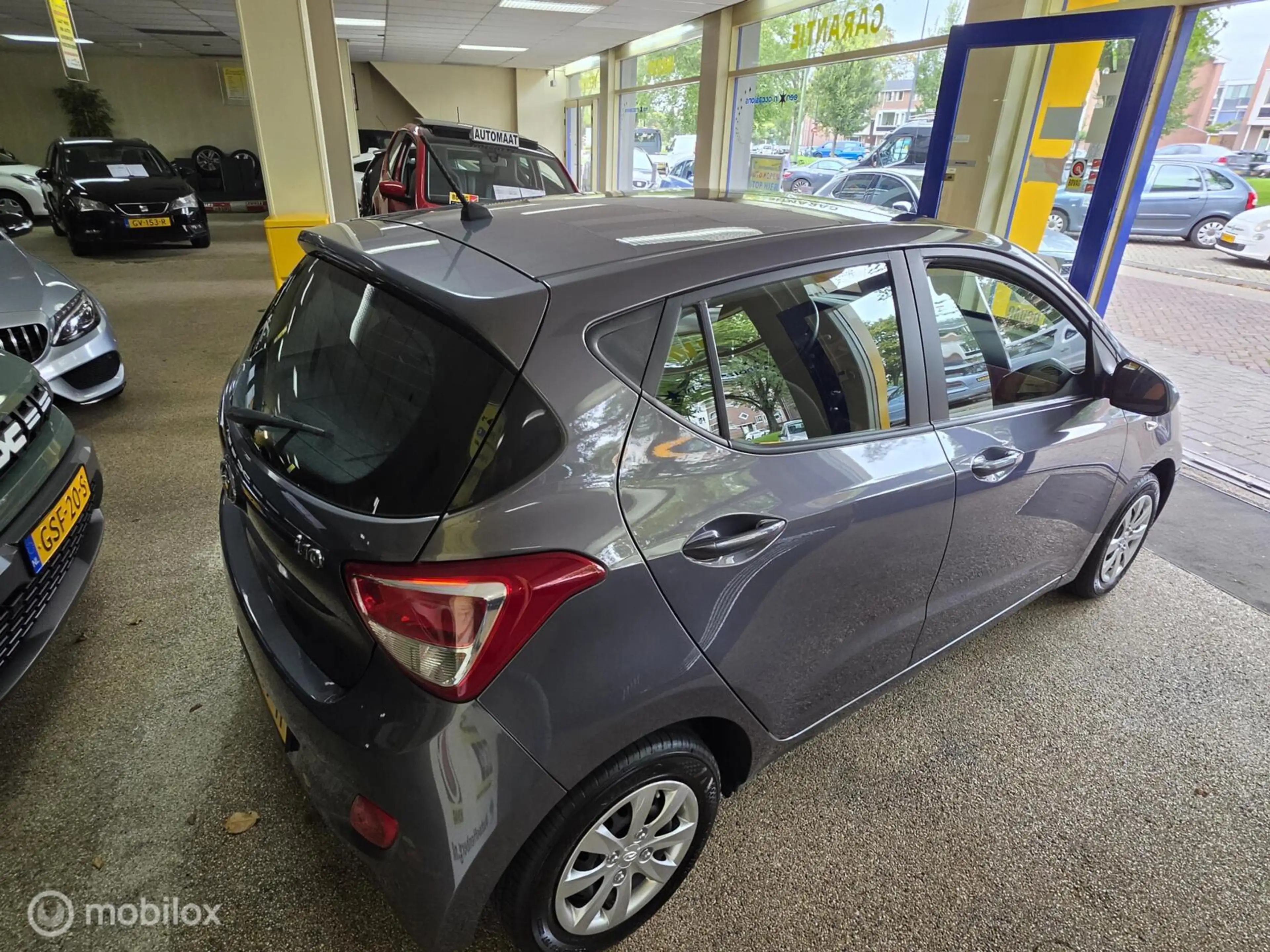 Hyundai i10 1.0i Go! 2017 — photo 6