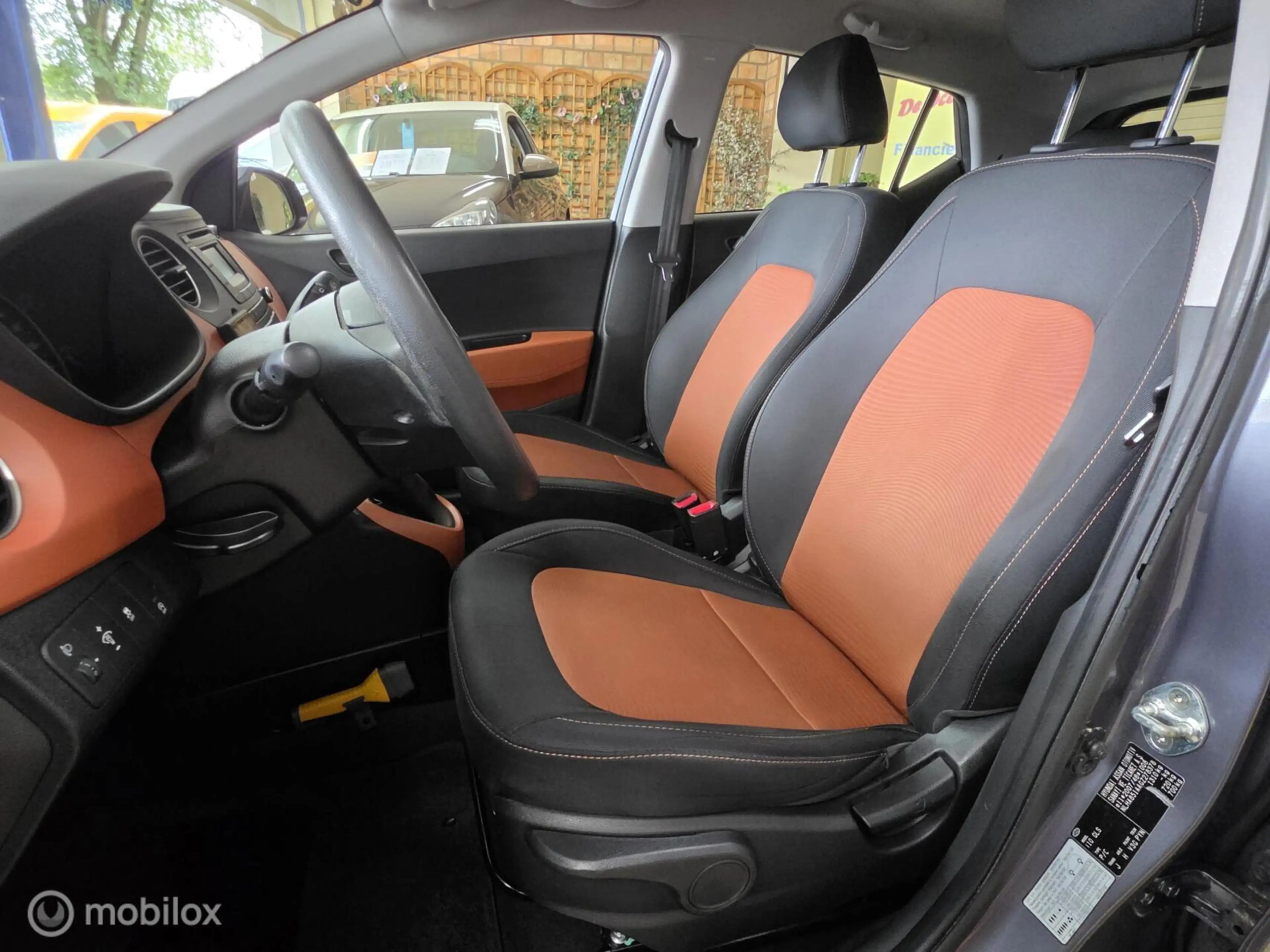 Hyundai i10 1.0i Go! 2017 — photo 8