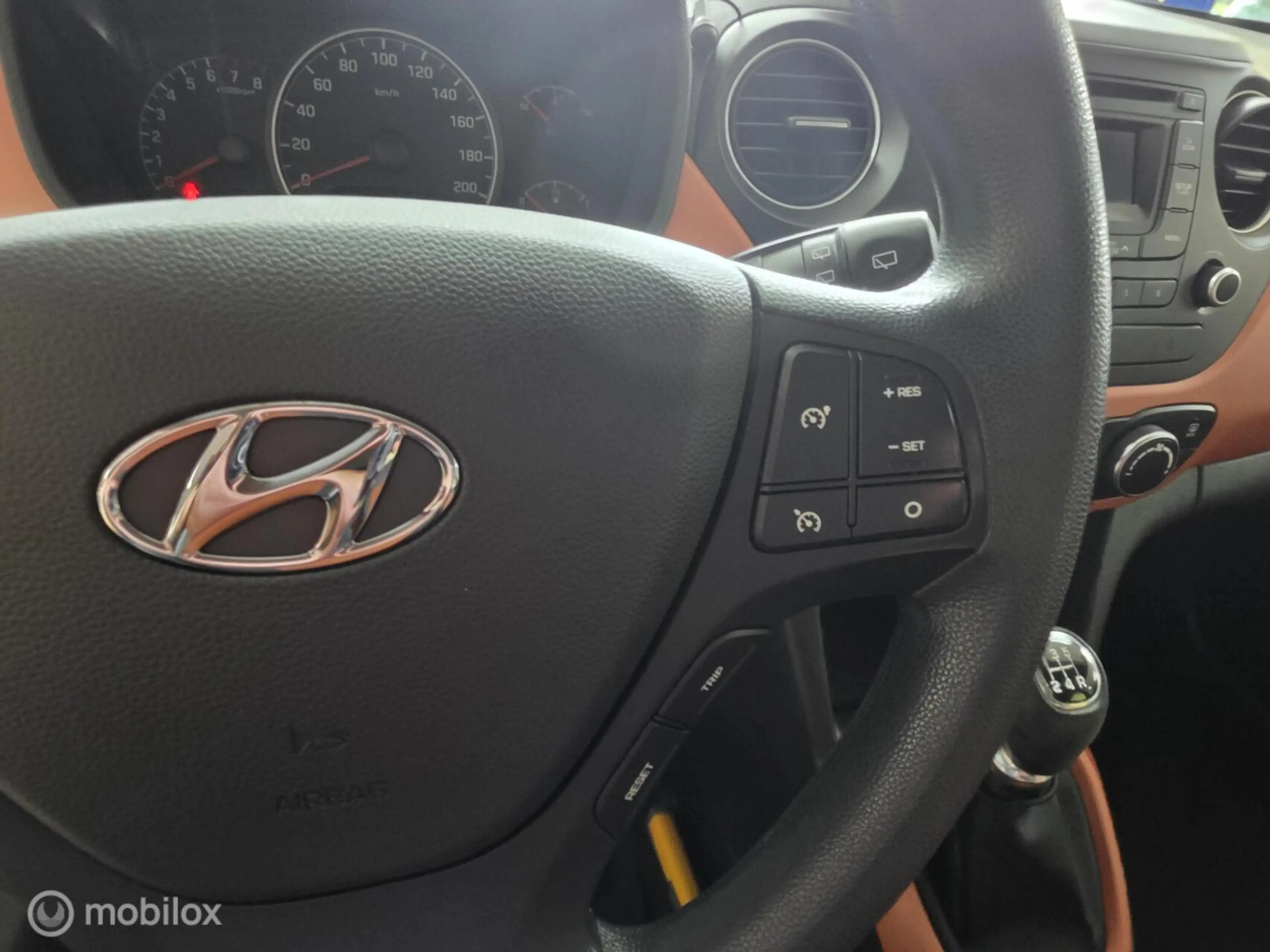 Hyundai i10 1.0i Go! 2017 — photo 15