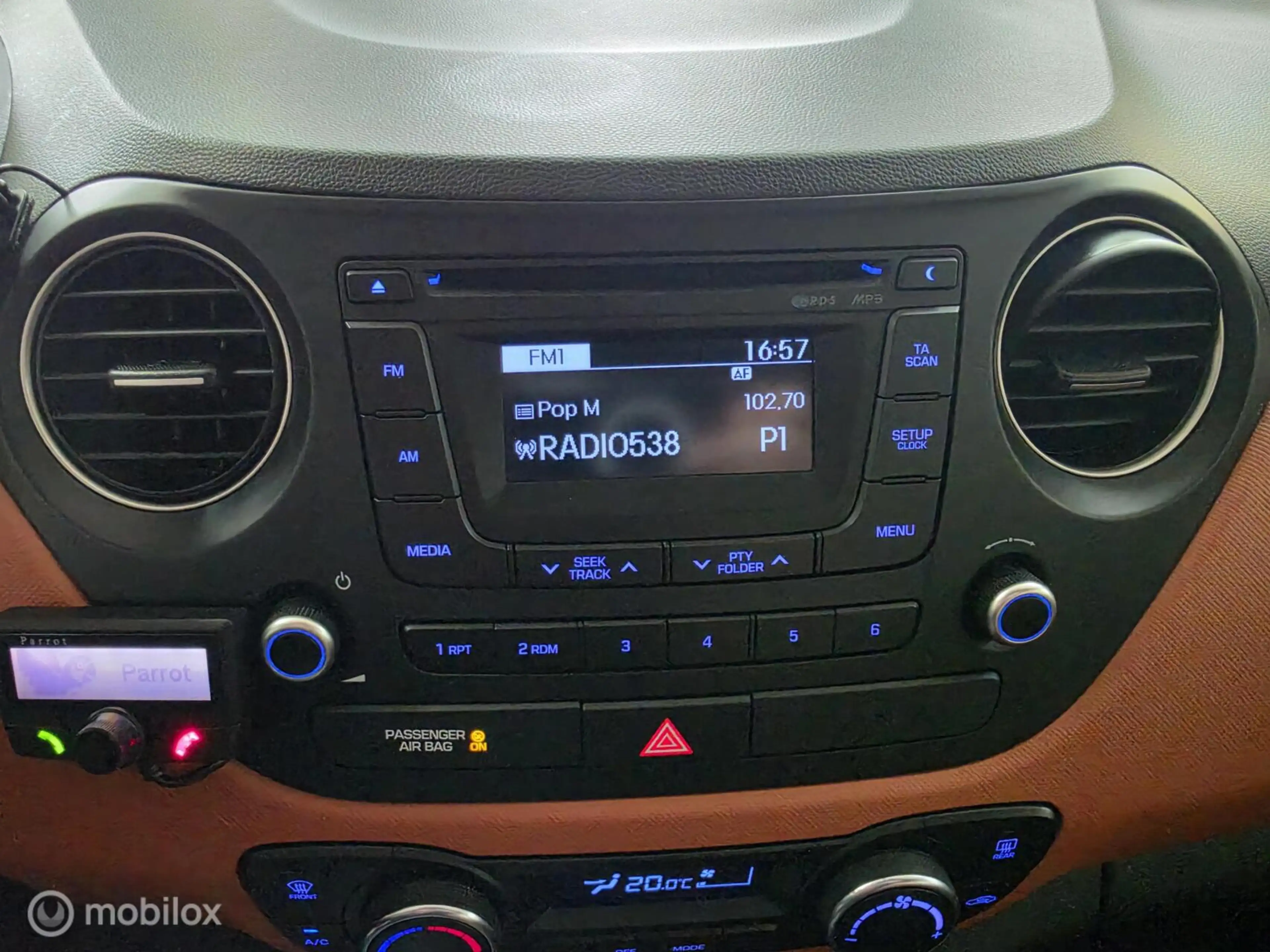 Hyundai i10 1.0i Go! 2017 — photo 10