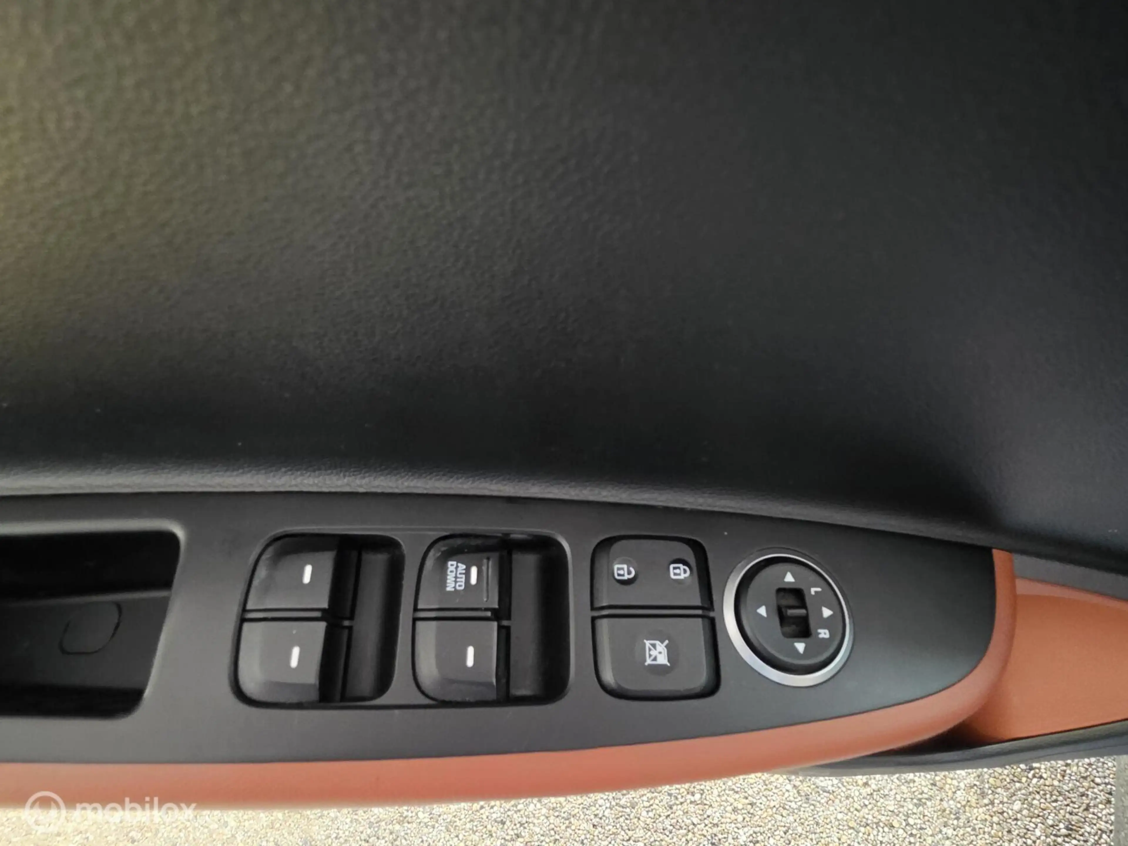 Hyundai i10 1.0i Go! 2017 — photo 13