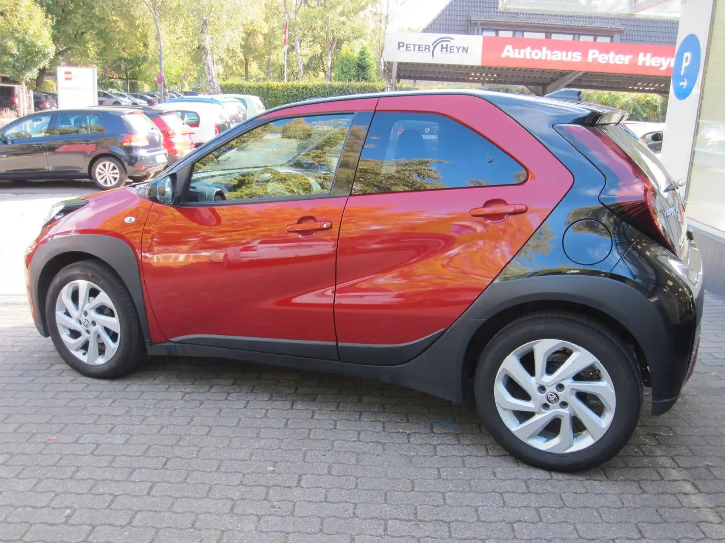 Toyota Aygo X Pulse Rot - 2