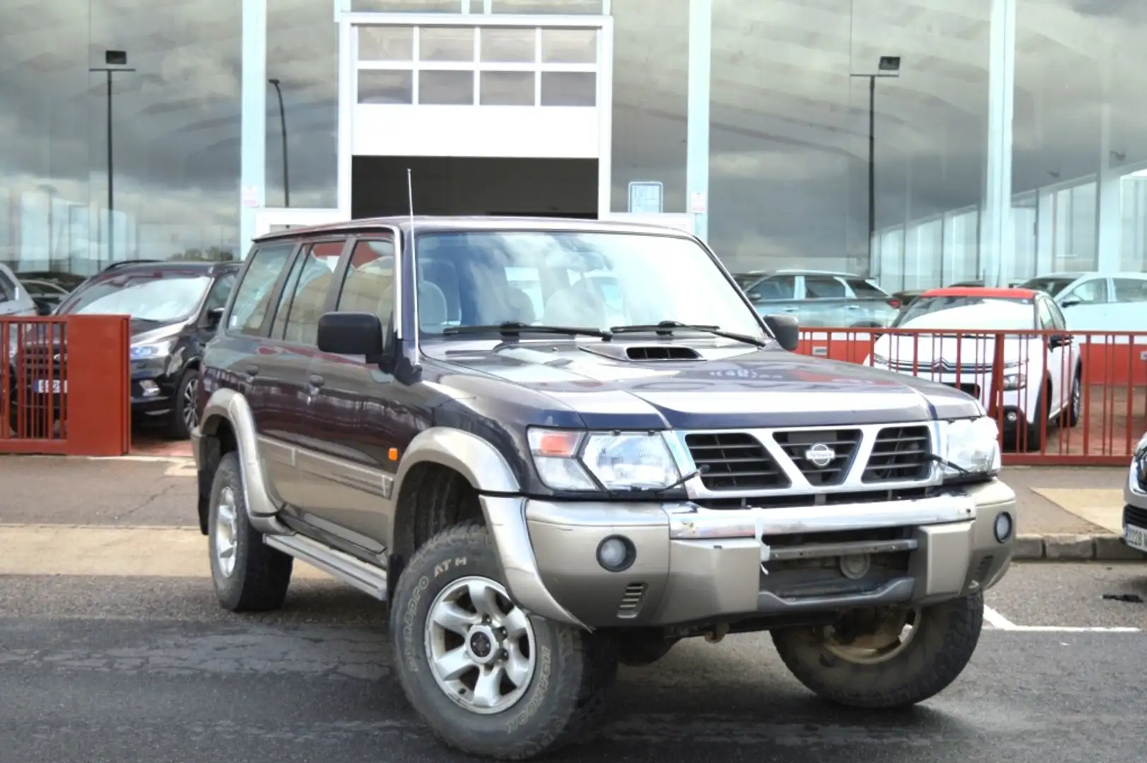 Nissan Patrol GR Luxury Blau - 2