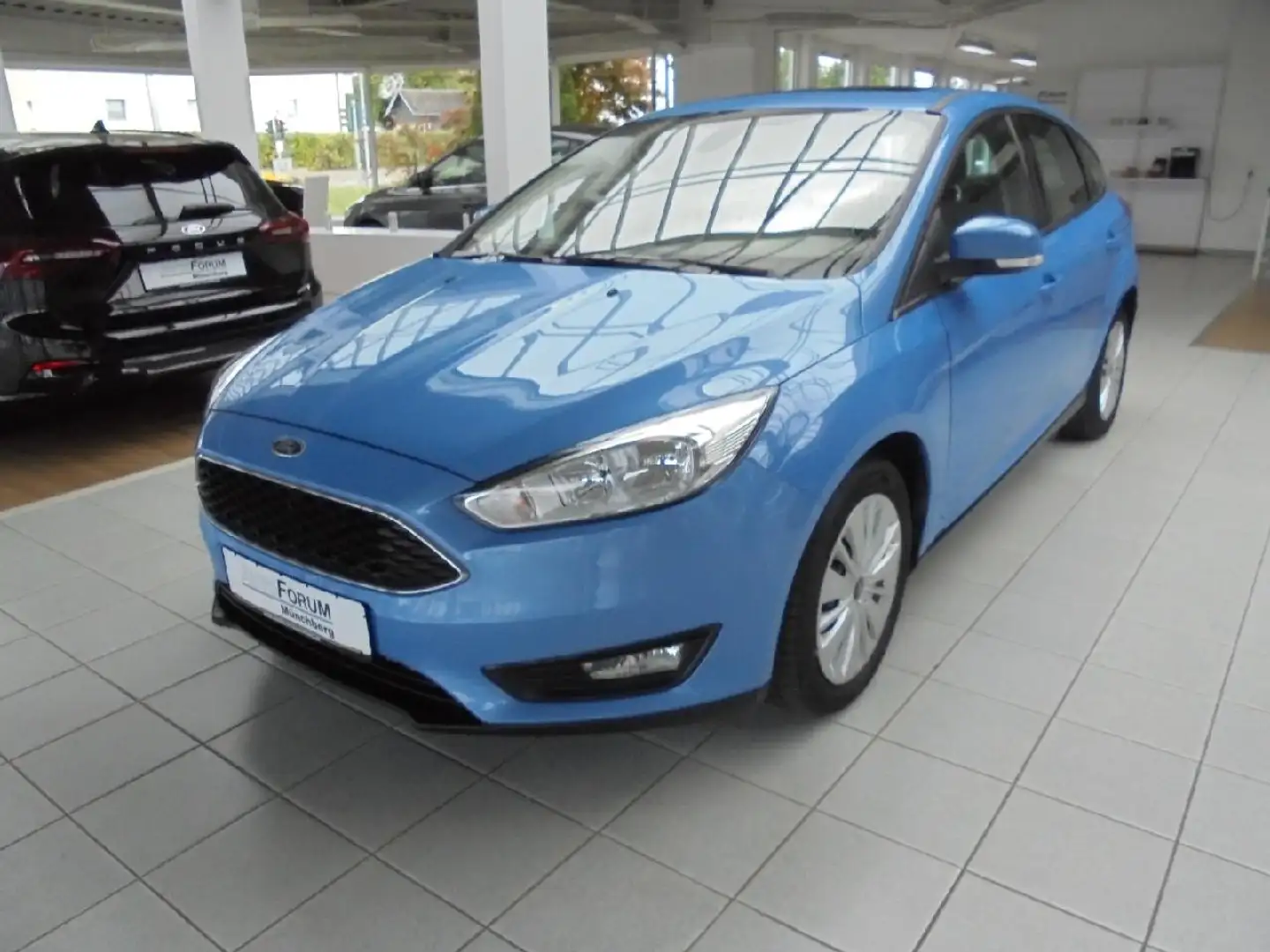 Ford Focus Business Bleu - 1