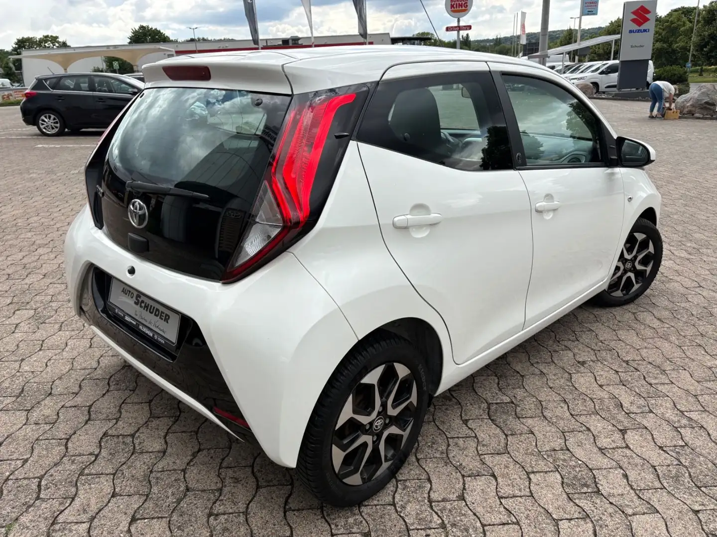 Toyota AYGO x-play Team D **CarPlay/ANDROID** Weiß - 2