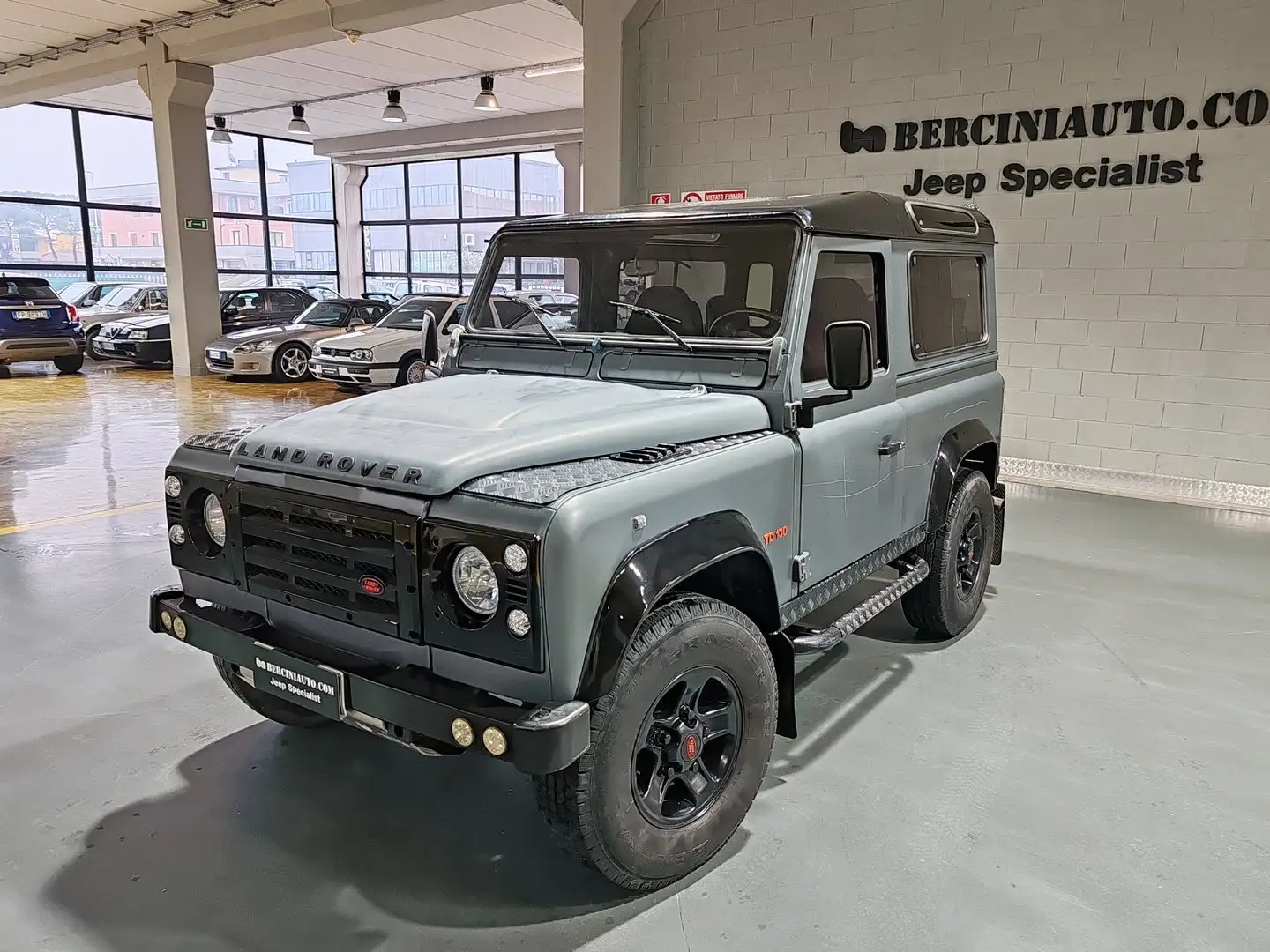 Land Rover Defender 90 2.5 tdi 300 6 POSTI 54.000 km EX CARABINIERI Gris - 1