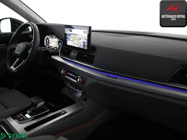 Audi Q5 view 10