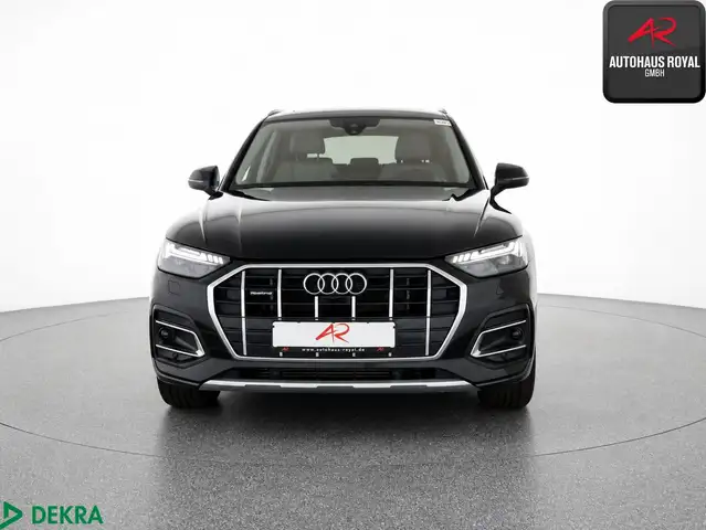 Audi Q5 view 8