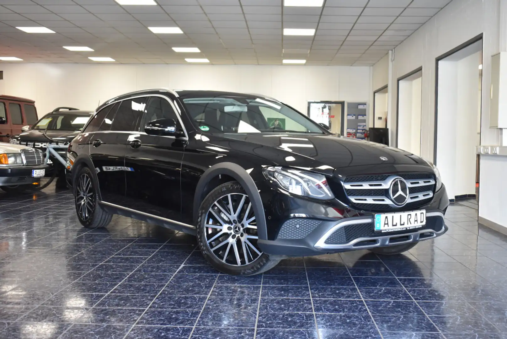 Mercedes-Benz E 400 d 4Matic All-Terrain Aut Nav LED Kamer AHK Noir - 1