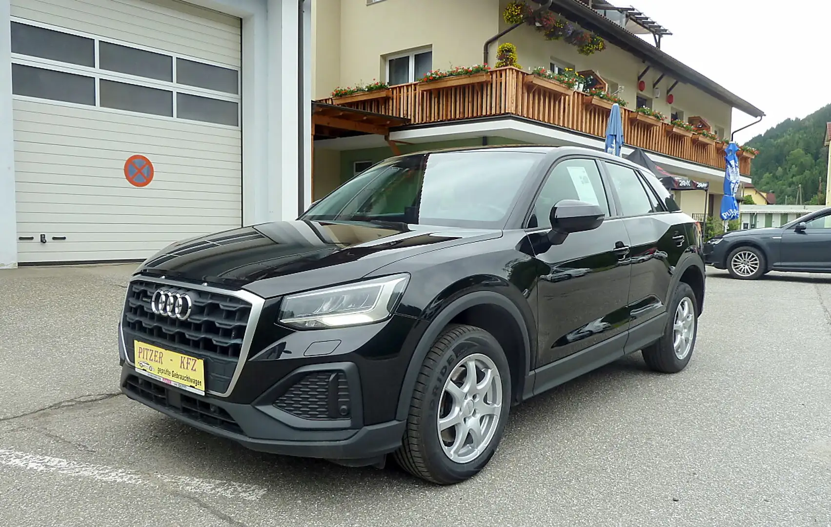 Audi Q2 35 TDI quattro S-tronic Schwarz - 2