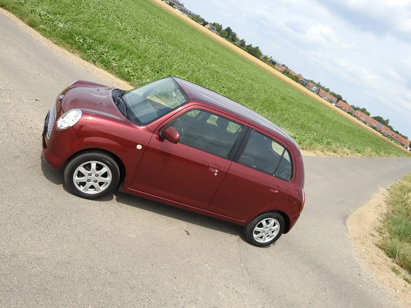 Daihatsu Trevis Klima. EFH. ZV&FB. nur 73566km! Roşu - 2