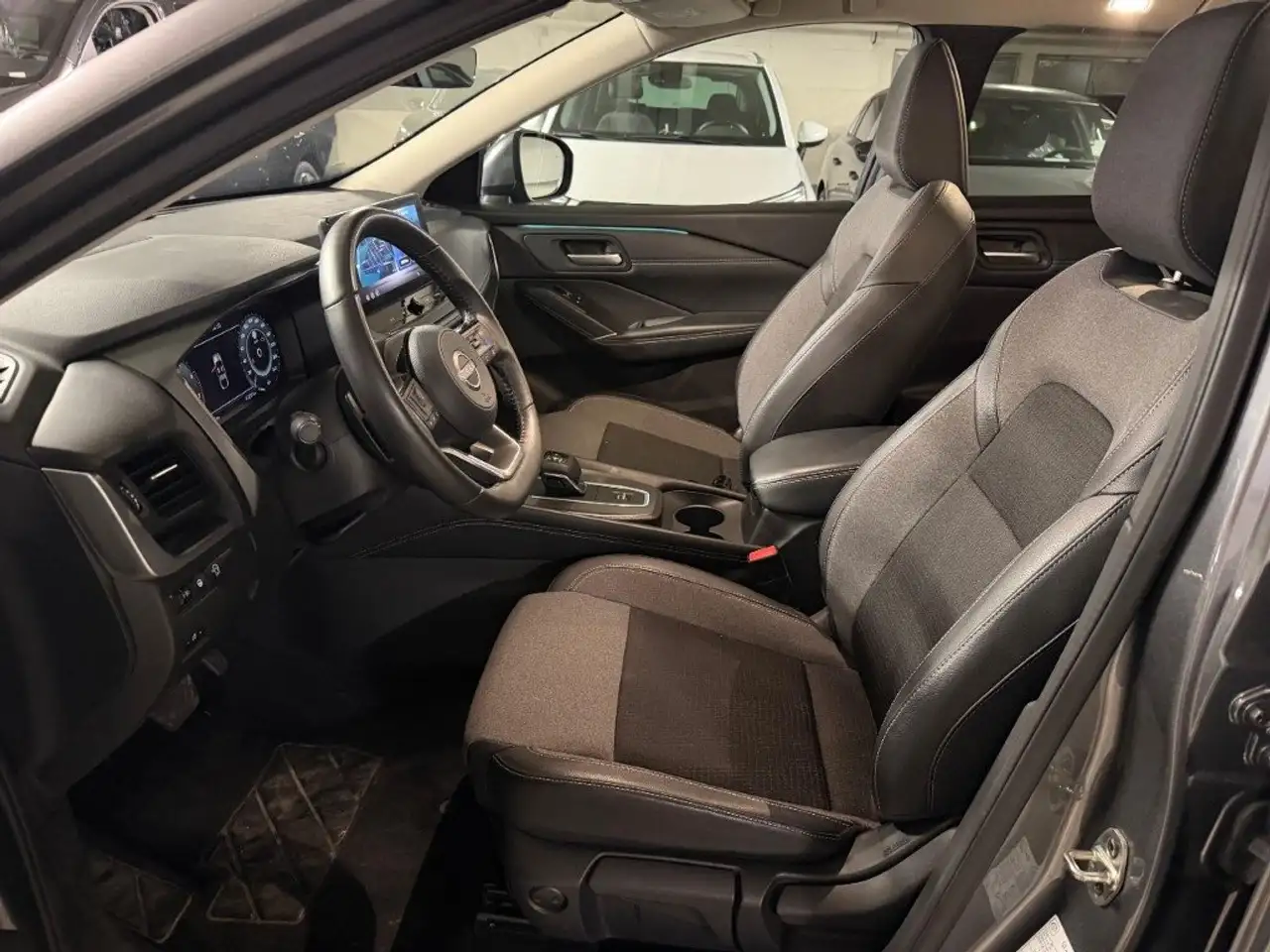 Nissan Qashqai 1.3 MHEV 158 N-Connecta CVT WINTER PACK, миниатюра 8