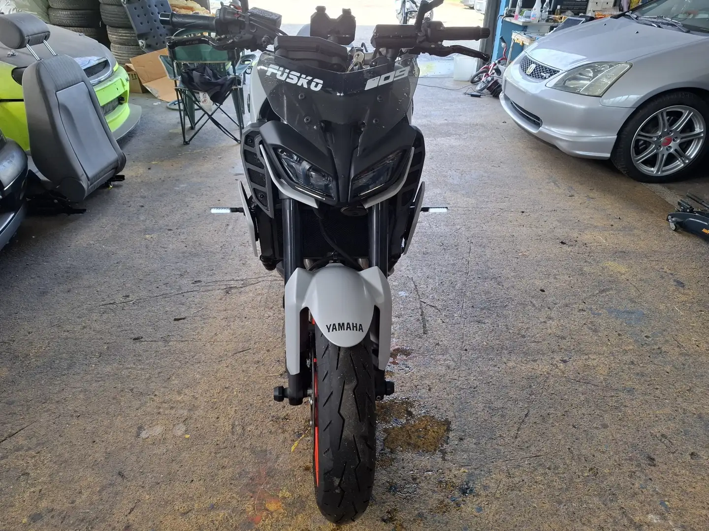 Yamaha MT-09 Grigio - 2