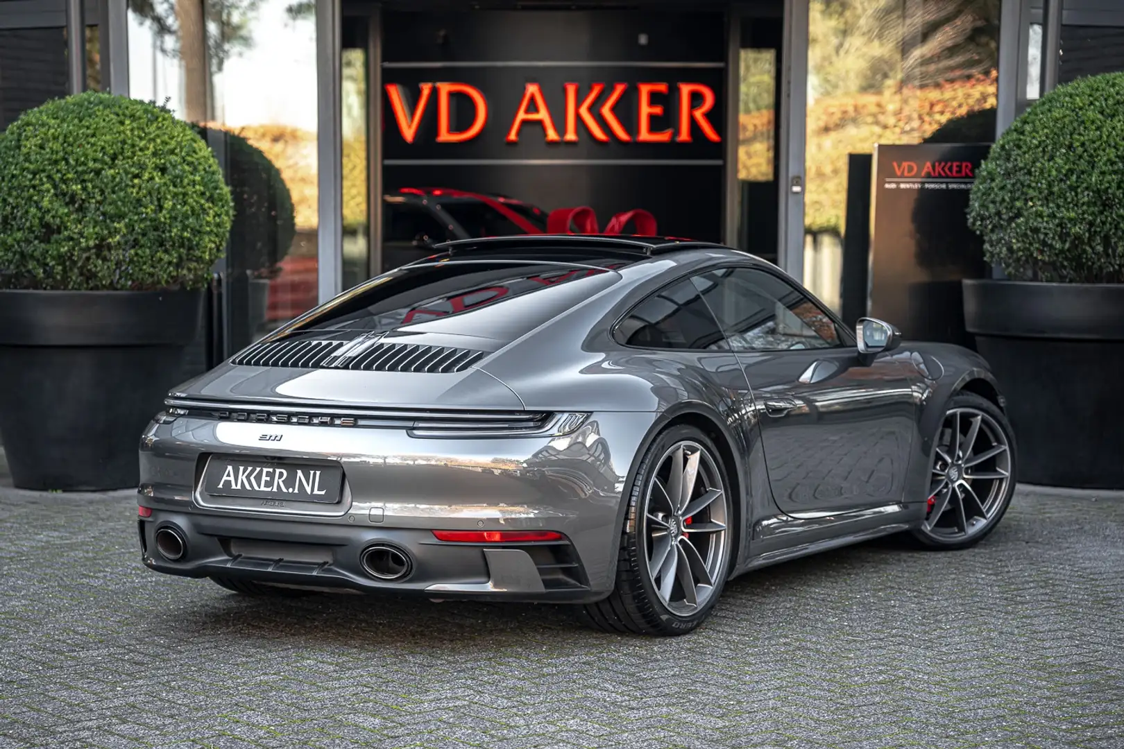 Porsche 992 992 4S SportDesign | Glas Dak | Sport Chrono | BOS Grau - 2