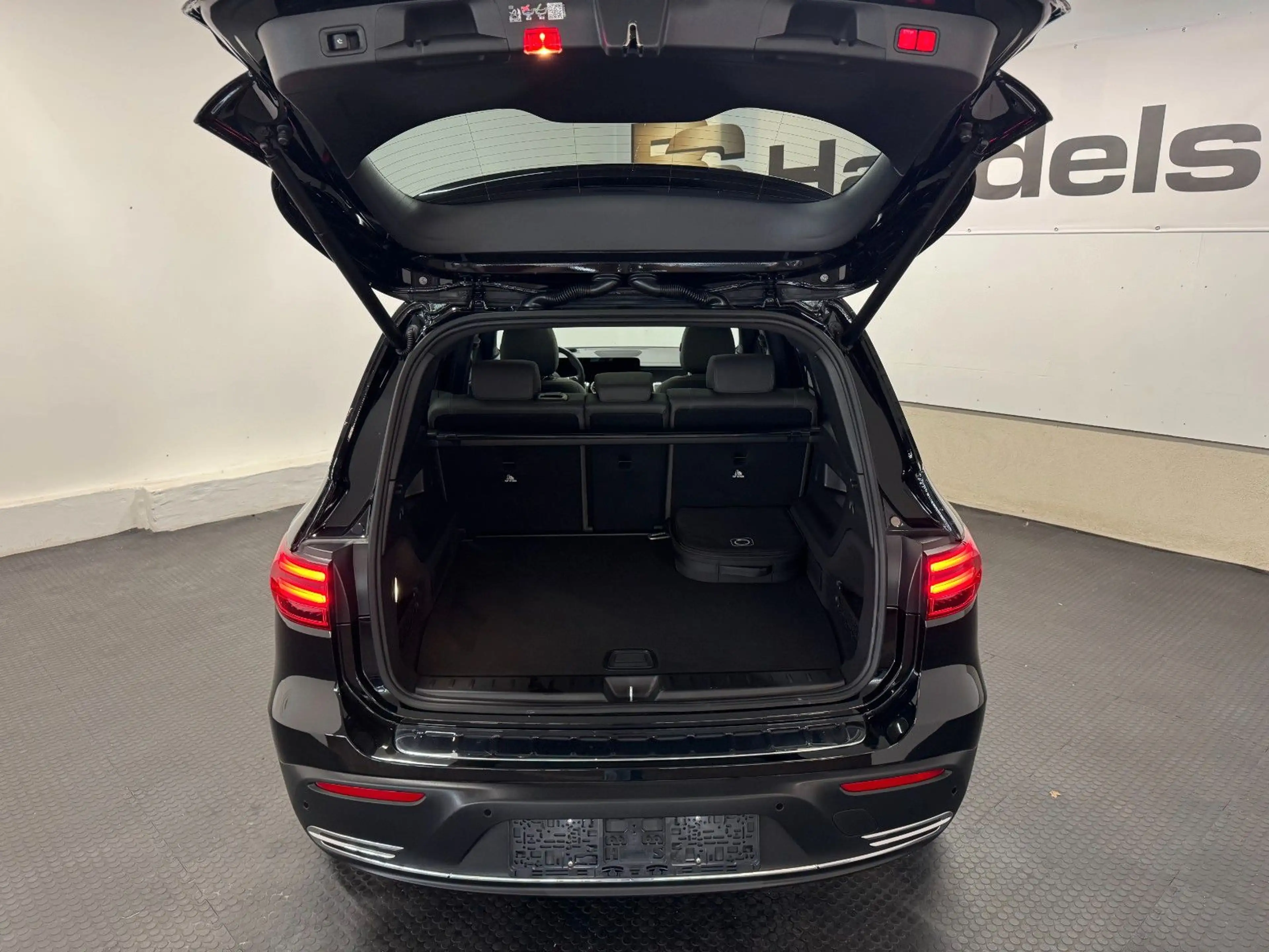 Mercedes-Benz EQB 350 4M*PANO*AHK*HuD*DISTR PRO*DAB*LED* — photo 9