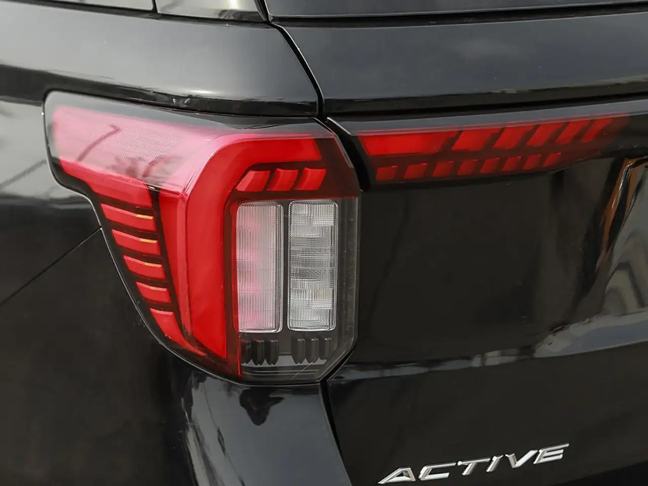 Ford Explorer снимка Ford Explorer