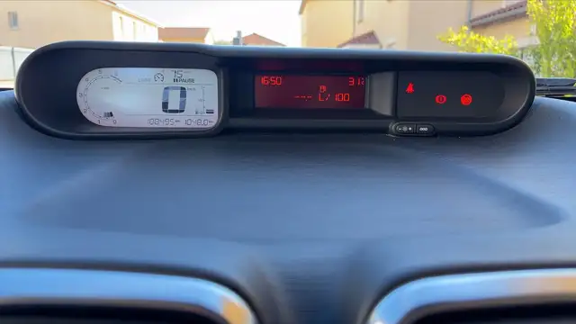 Citroen C3 Picasso view 12