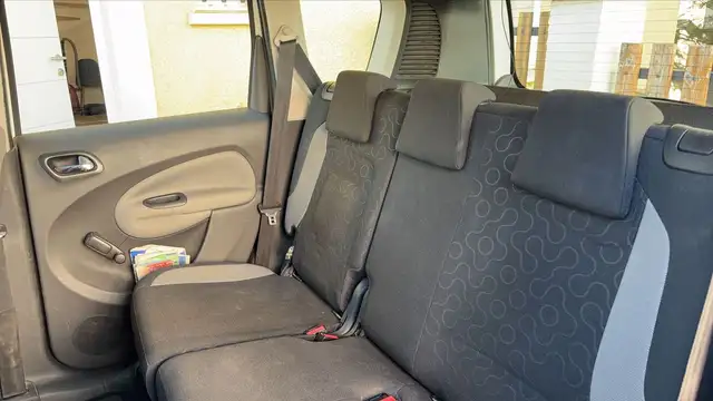 Citroen C3 Picasso view 9