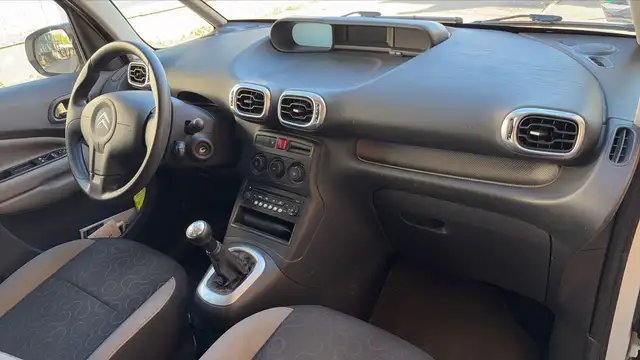 Citroen C3 Picasso view 10