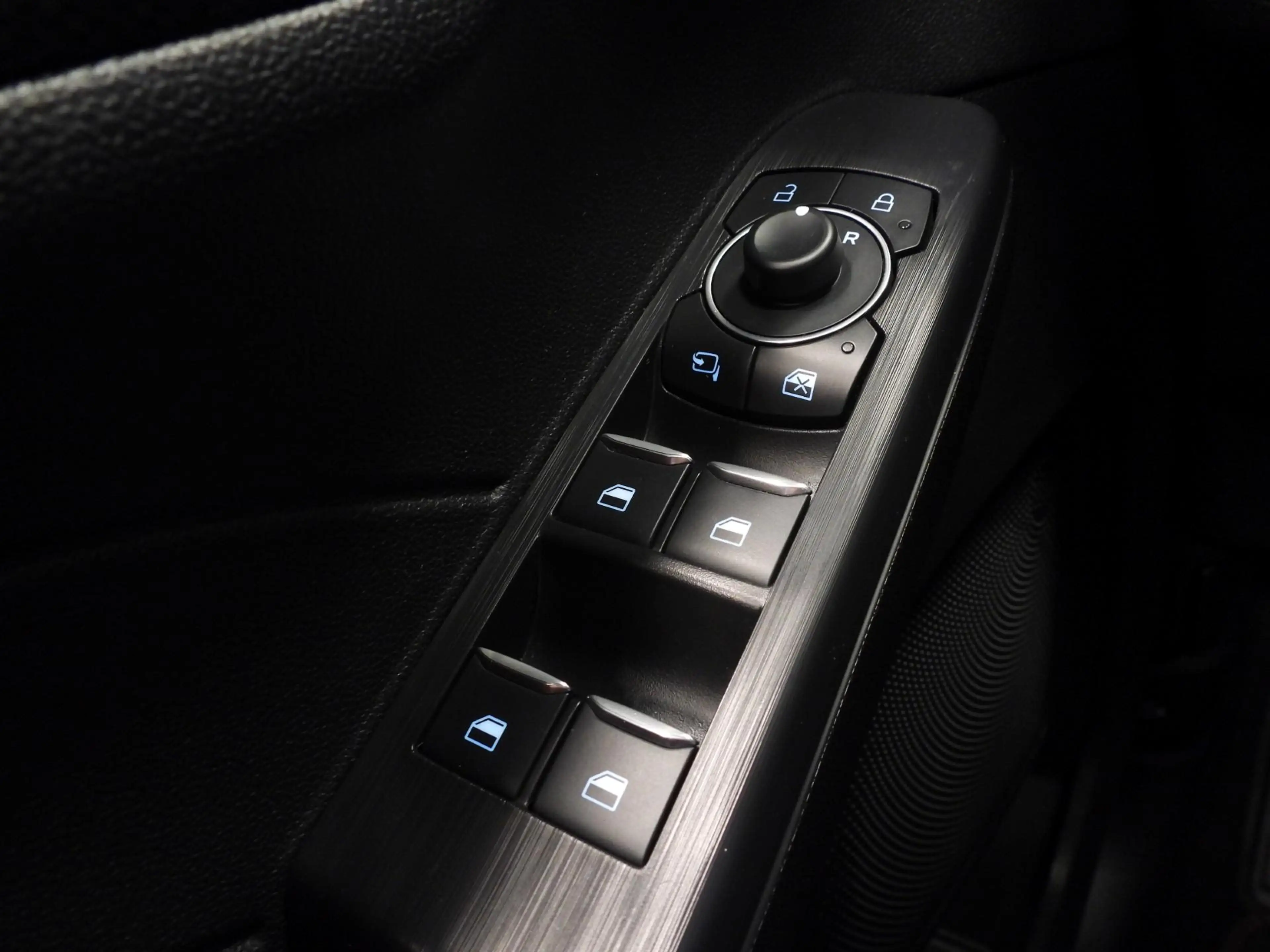 Ford Kuga 2.5 PHEV Plug-In ST-Line X TREKH./NAVI/LED/B&O/HEA — photo 18