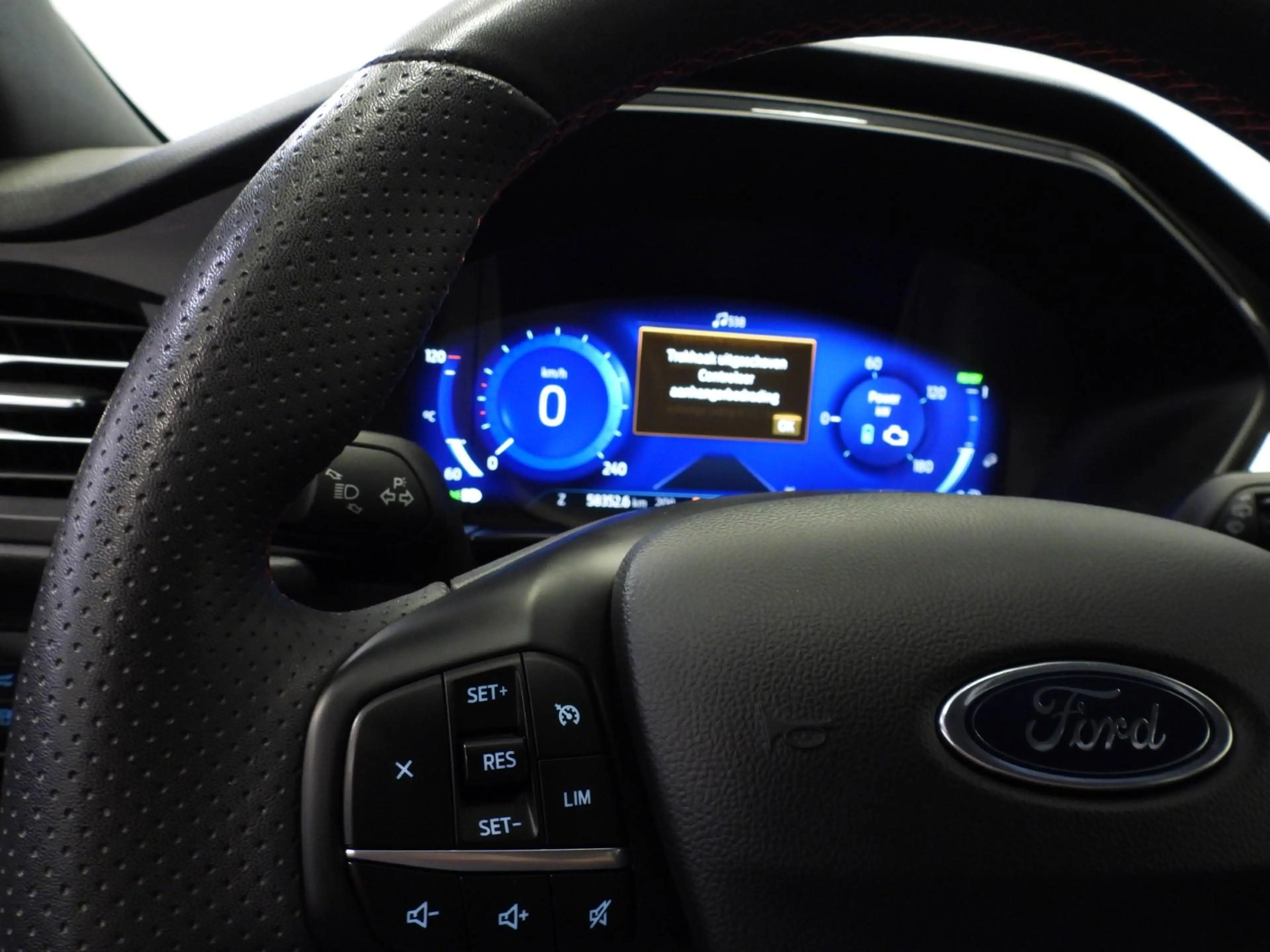 Ford Kuga 2.5 PHEV Plug-In ST-Line X TREKH./NAVI/LED/B&O/HEA — photo 14