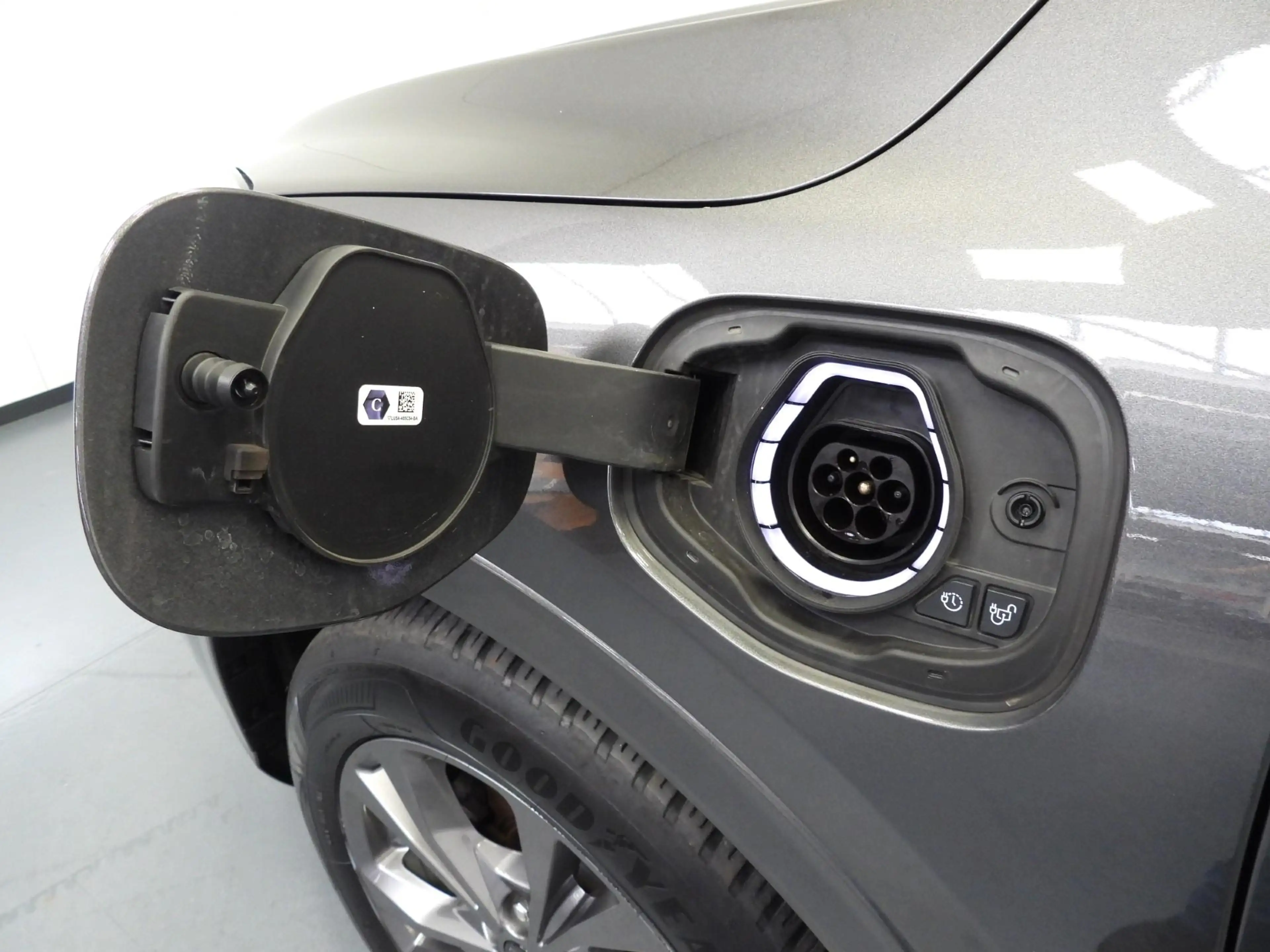 Ford Kuga 2.5 PHEV Plug-In ST-Line X TREKH./NAVI/LED/B&O/HEA — photo 40