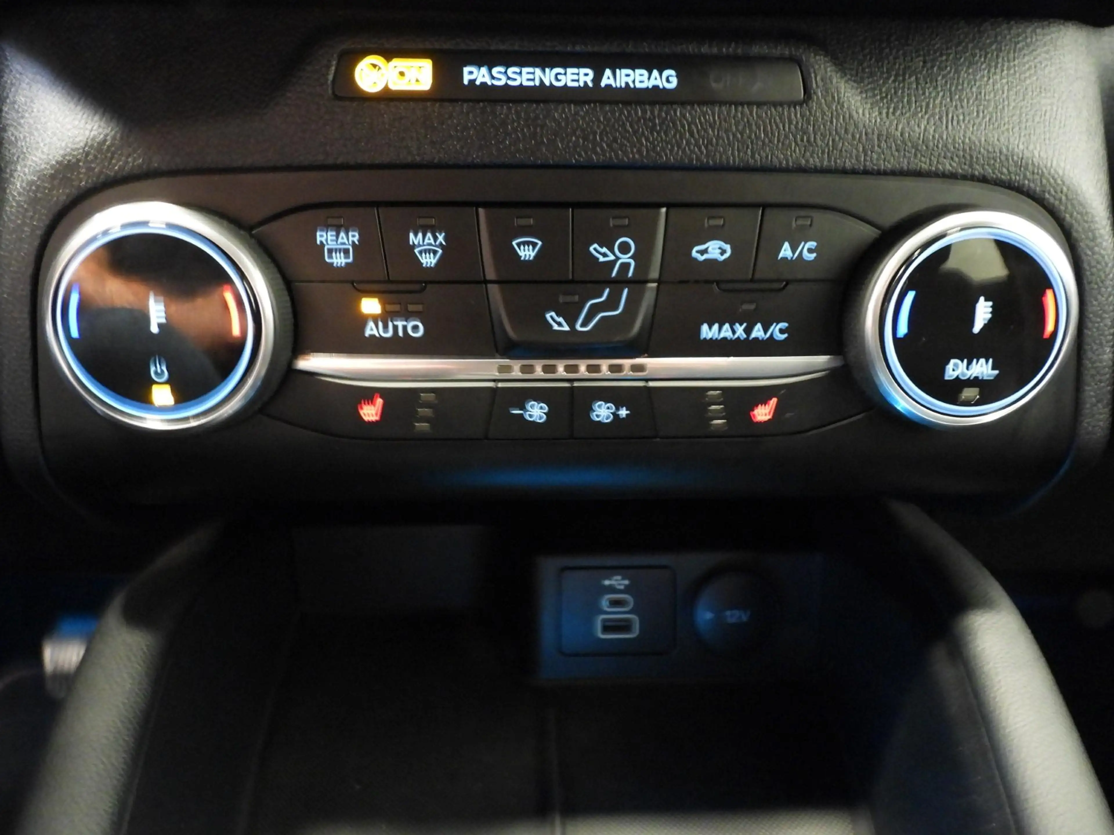 Ford Kuga 2.5 PHEV Plug-In ST-Line X TREKH./NAVI/LED/B&O/HEA — photo 6