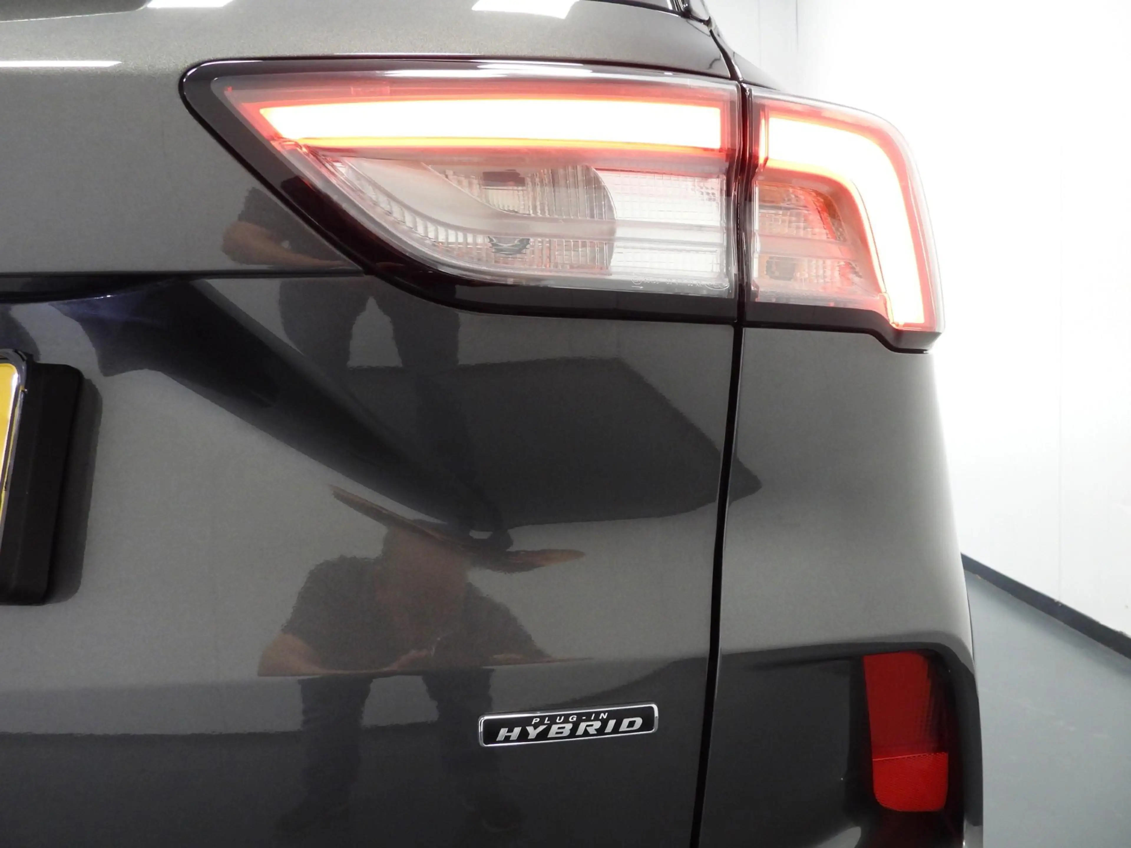 Ford Kuga 2.5 PHEV Plug-In ST-Line X TREKH./NAVI/LED/B&O/HEA — photo 37