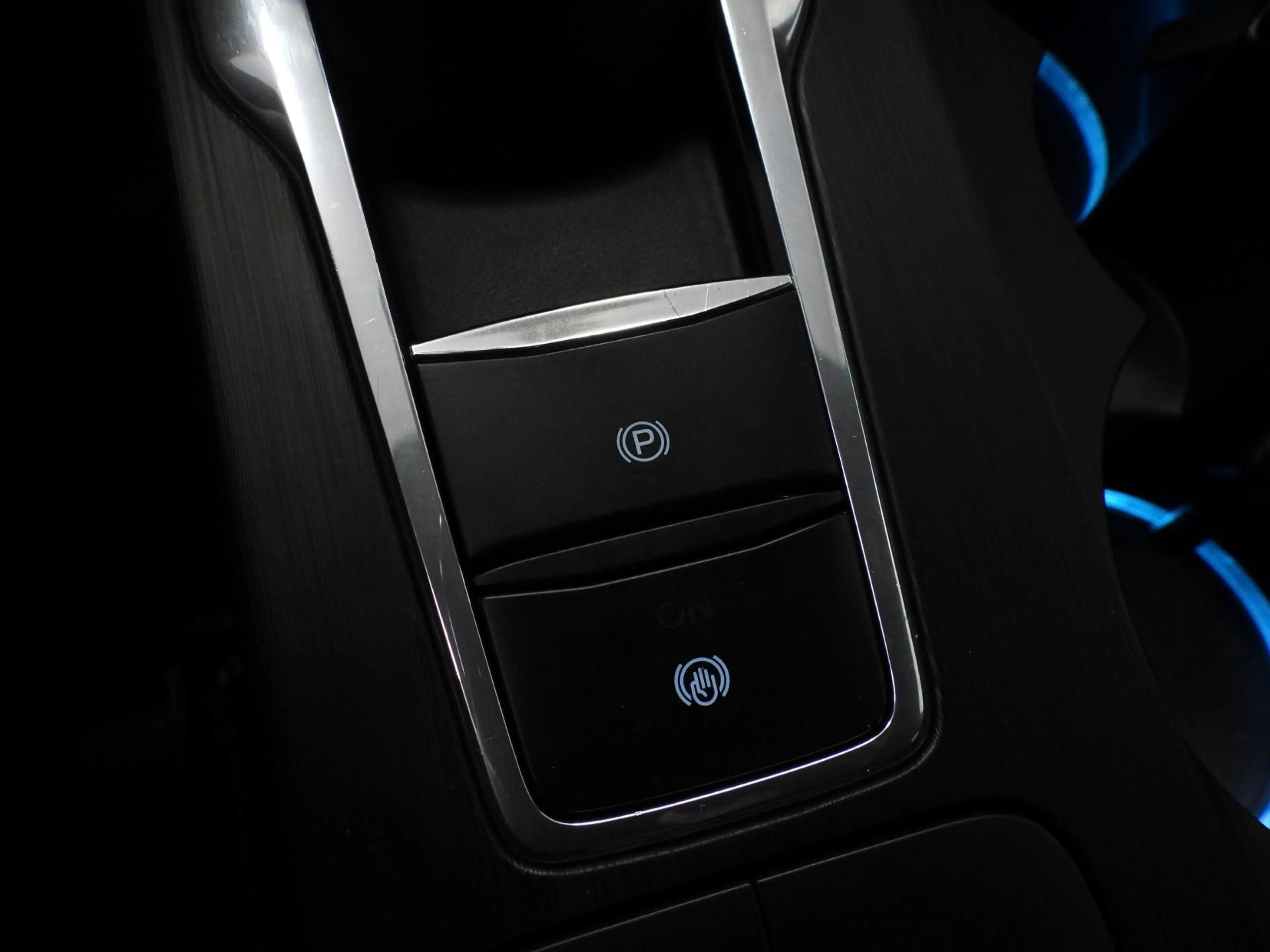 Ford Kuga 2.5 PHEV Plug-In ST-Line X TREKH./NAVI/LED/B&O/HEA — photo 21