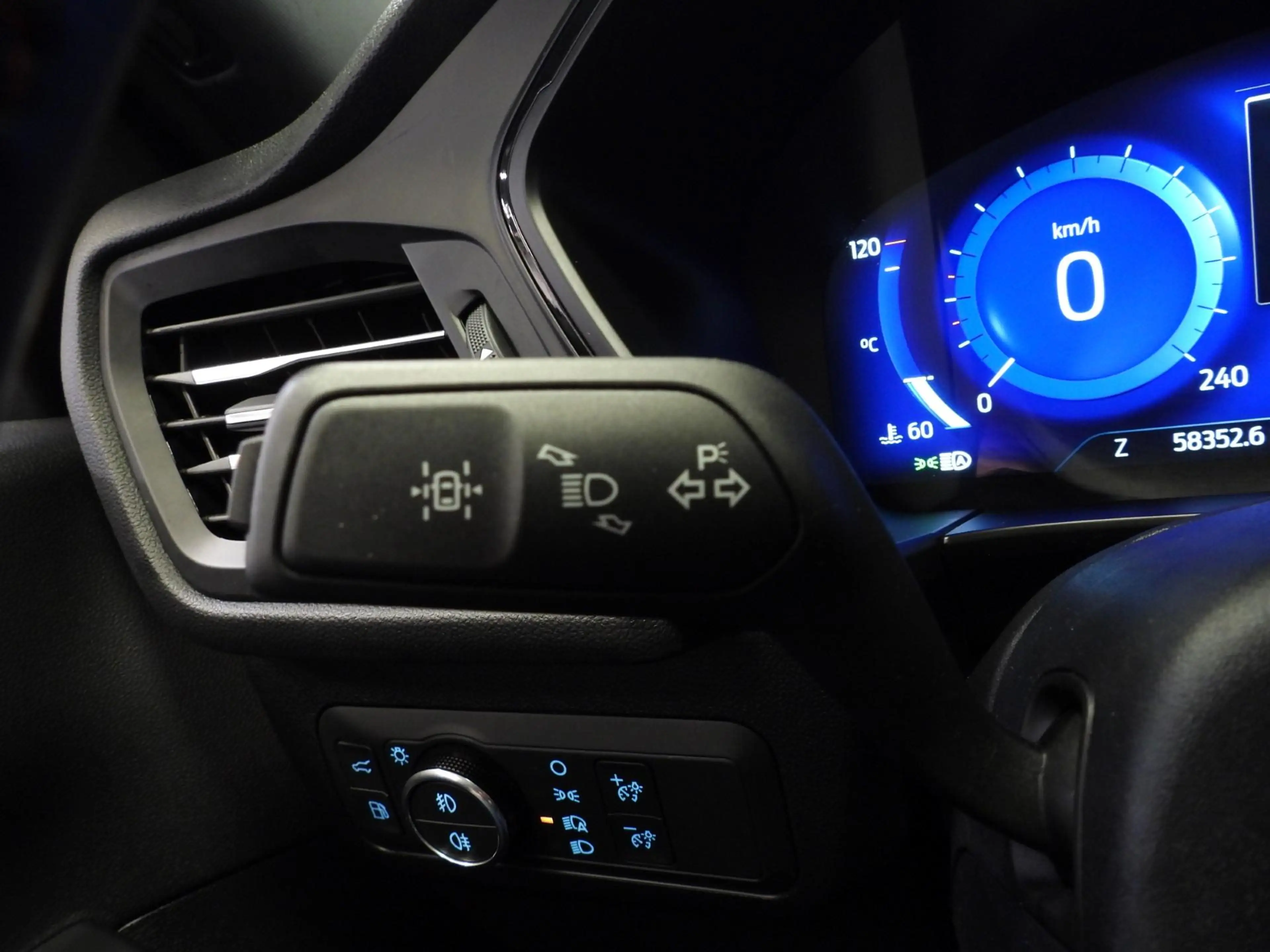 Ford Kuga 2.5 PHEV Plug-In ST-Line X TREKH./NAVI/LED/B&O/HEA — photo 17