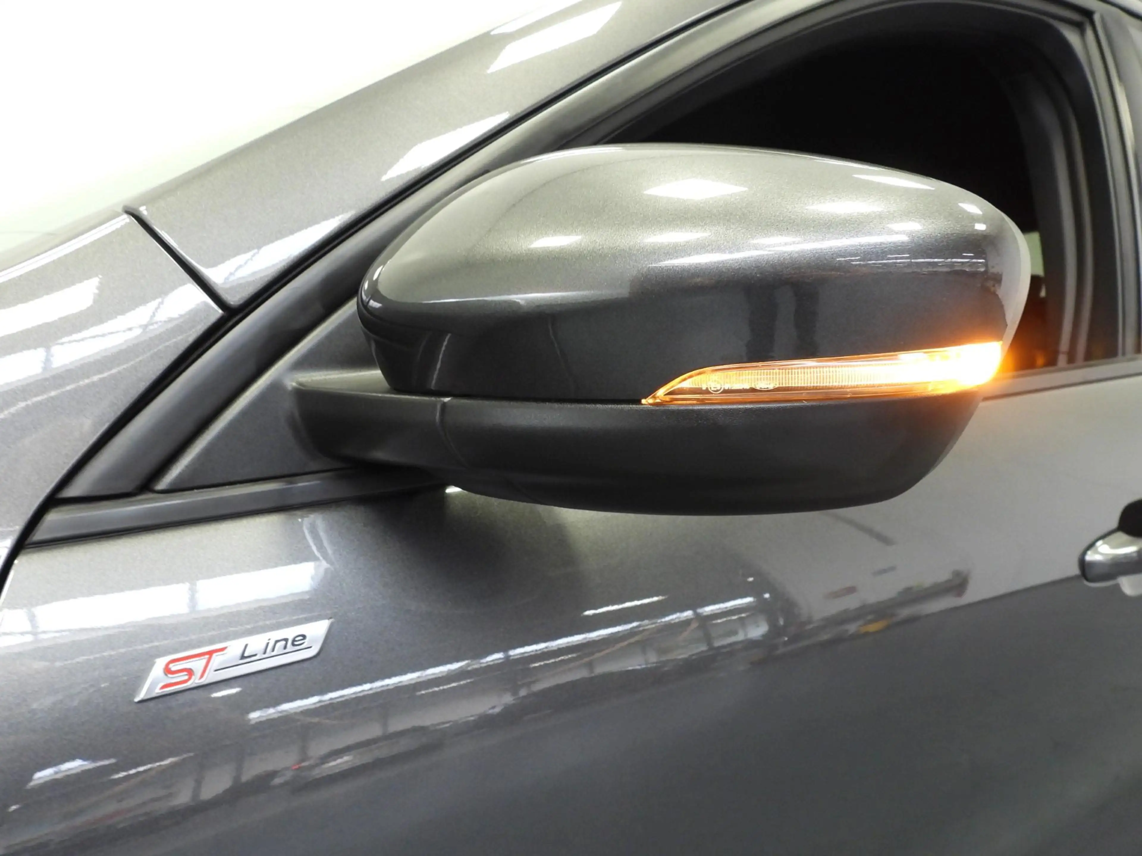 Ford Kuga 2.5 PHEV Plug-In ST-Line X TREKH./NAVI/LED/B&O/HEA — photo 39
