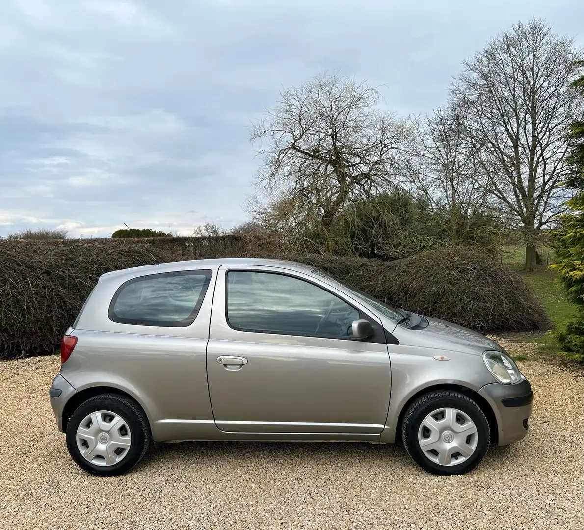 Toyota Yaris 1.0i VVT-i 16v Linea Sol 144.000 KM GARANTIE 1 AN Gris - 2