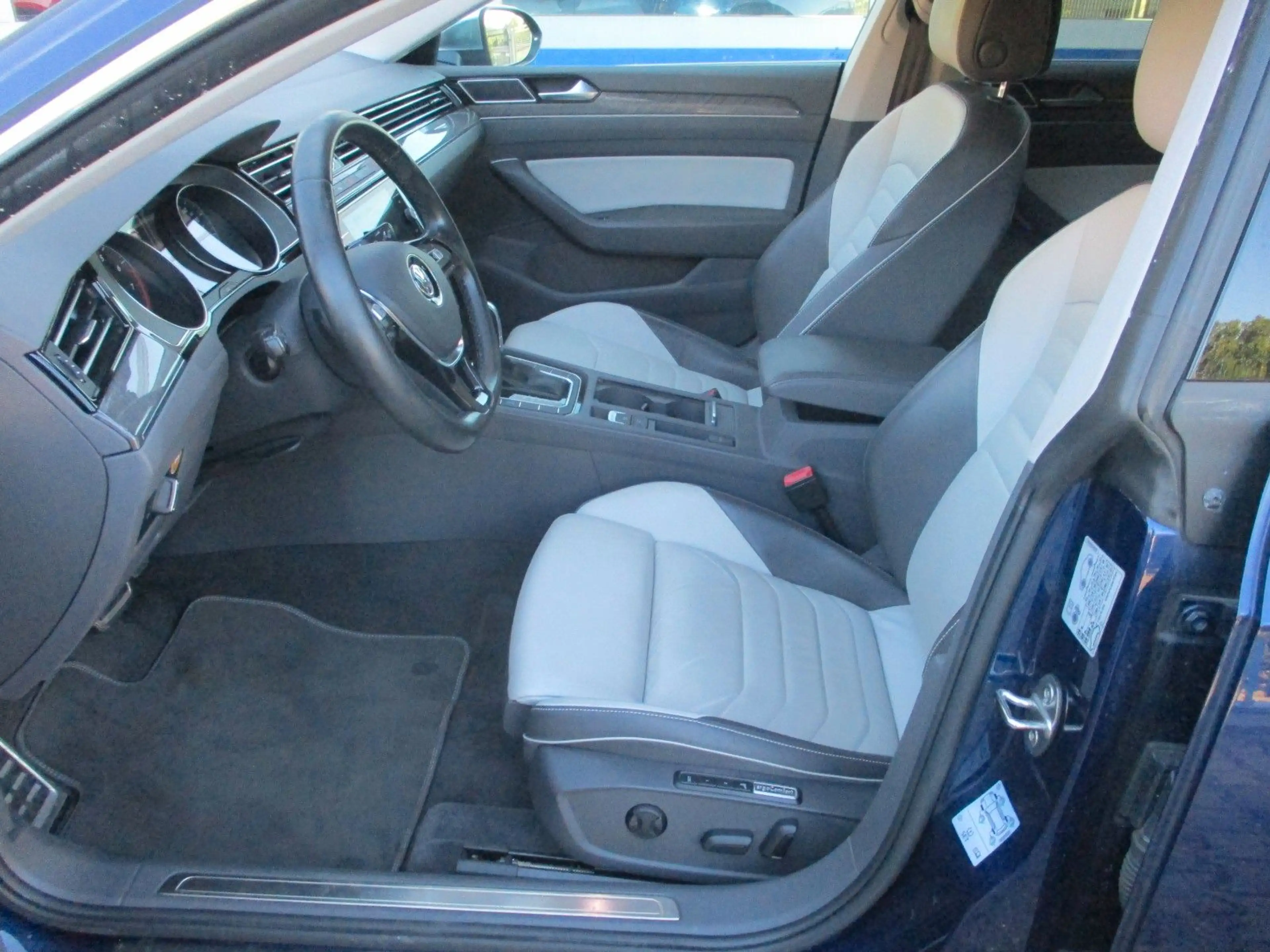 Volkswagen Arteon Elegance+LED+Bicolor Leder — photo 12