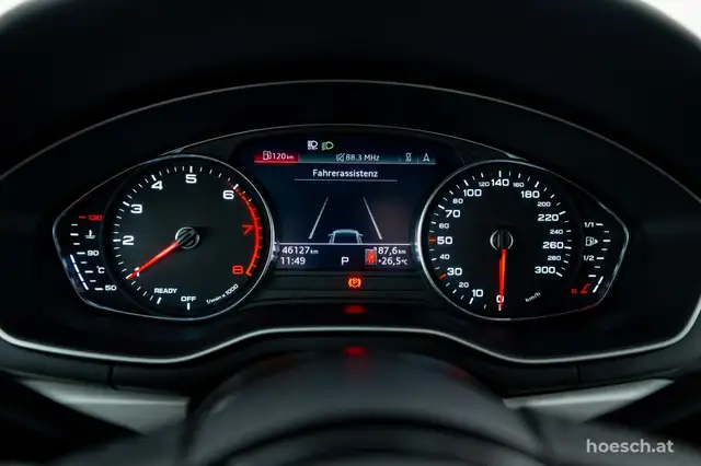 Audi A4 Avant view 11