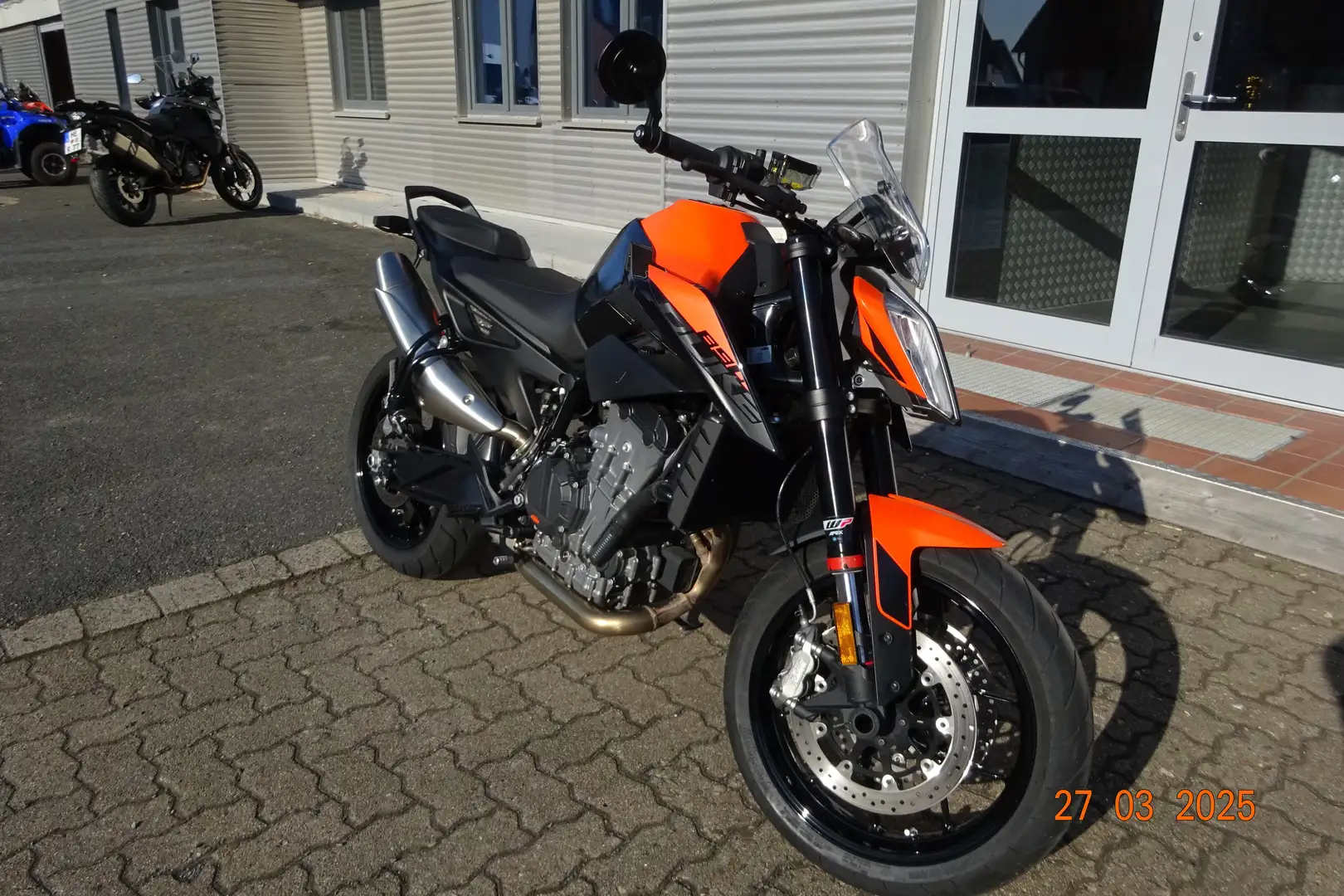 KTM 890 Duke inkl. Anschlussgarantie bis 08.05.2026 Narancs - 1