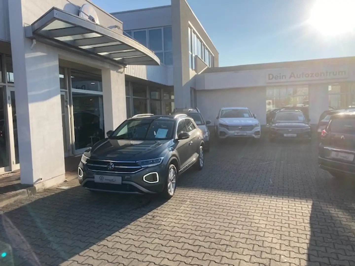Volkswagen T-Roc 1.5 TSI DSG Style Grau - 2