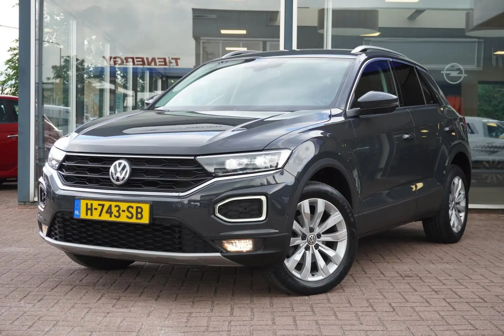 Volkswagen T-Roc 1.5 TSI Style Business | Automaat | Camera | Virt. Grijs - 1