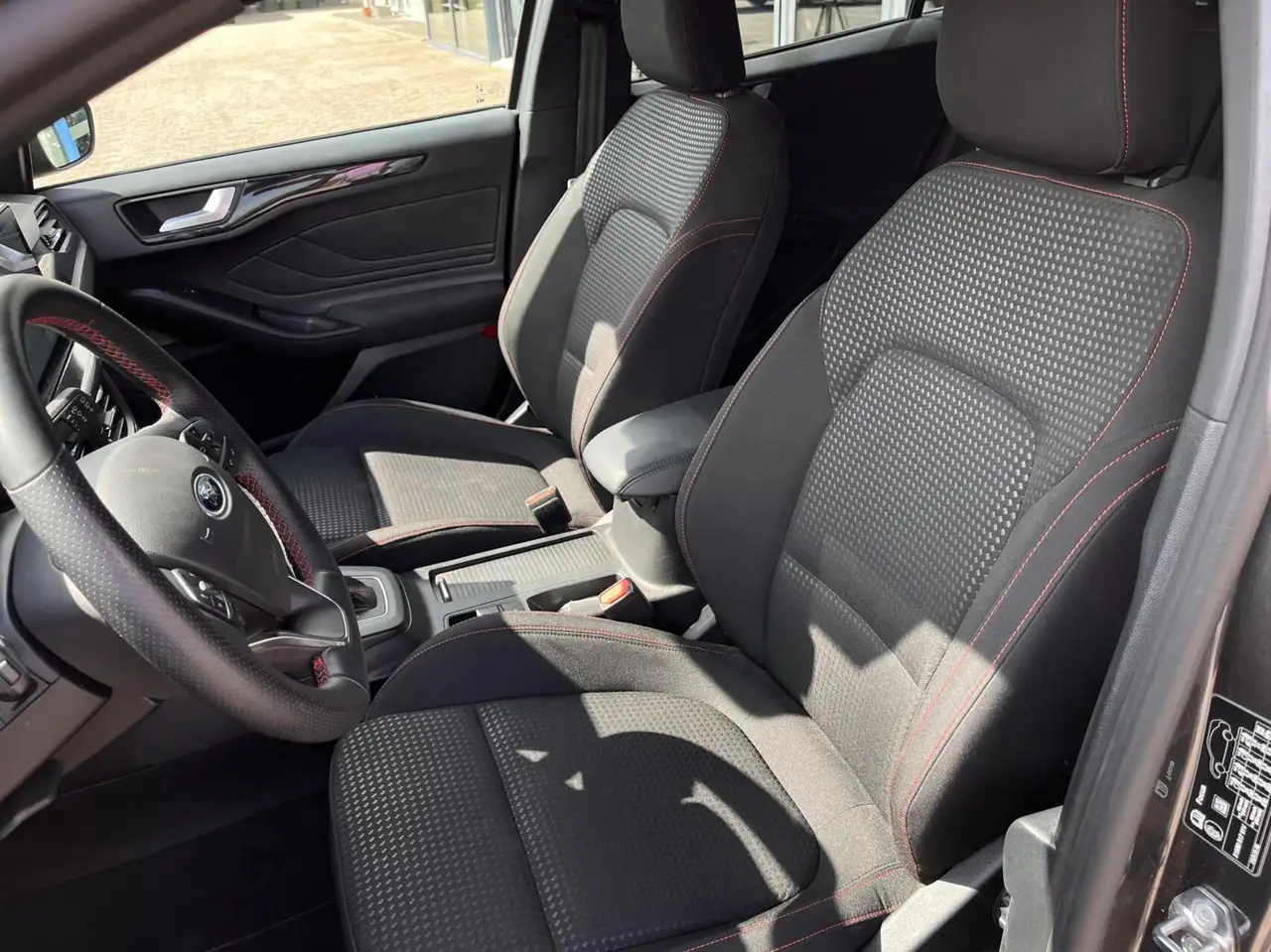 Ford Focus Wagon 1.0 EcoBoost Hybrid ST Line X 155PK Automaat, миниатюра 3