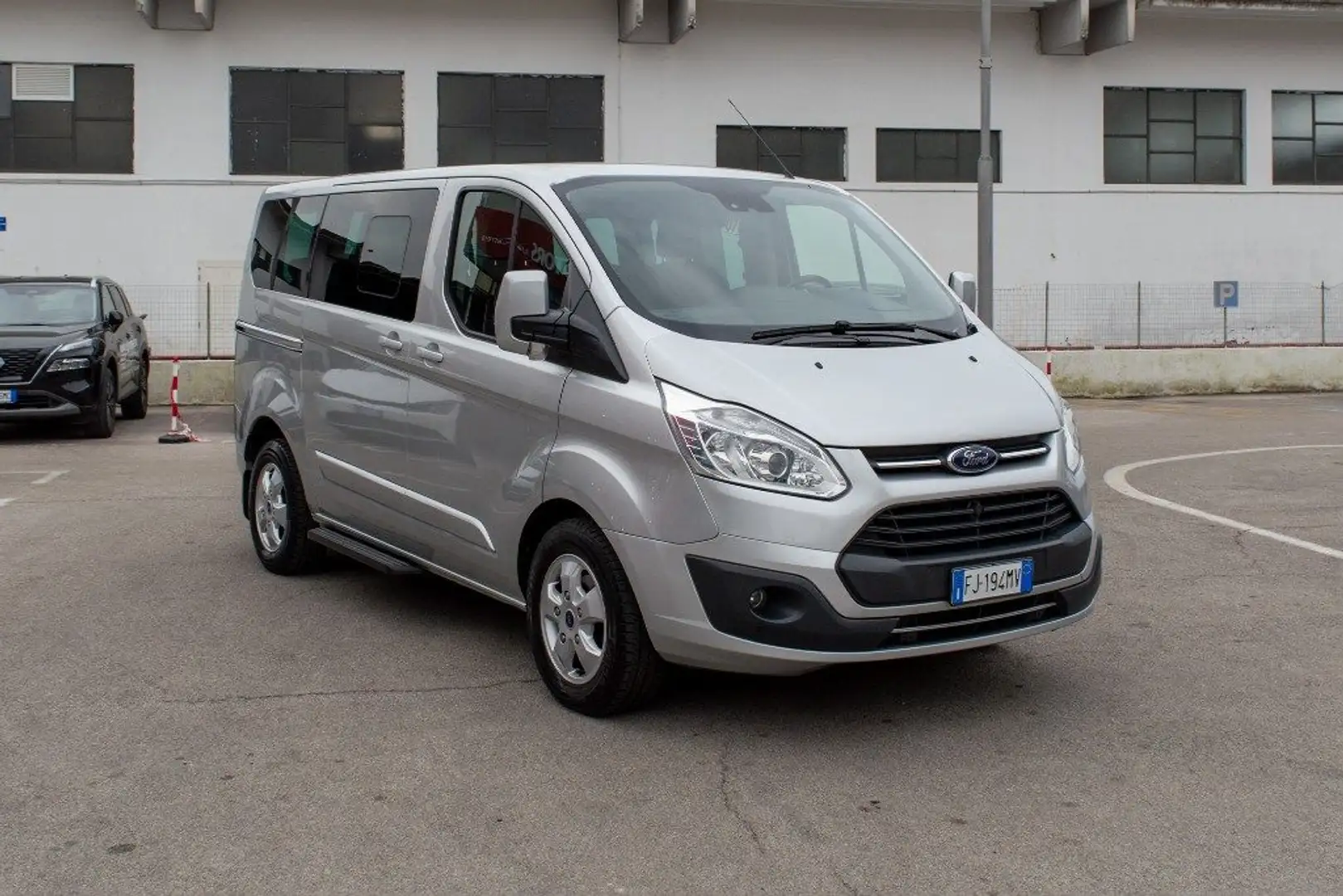 Ford Tourneo Custom 310 2.0 TDCi 170CV PC Trend Gris - 1