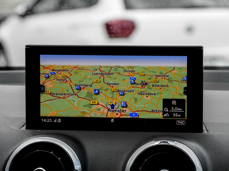 Audi SQ2 Matrix Navi+ SONOS ACC Pano Leder — photo 7