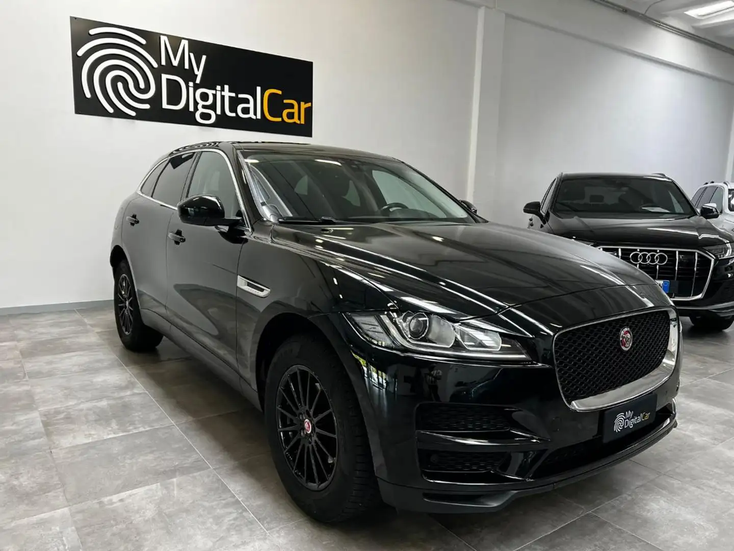 Jaguar F-Pace 2.0 D 180 CV AWD aut. Pure Negro - 1