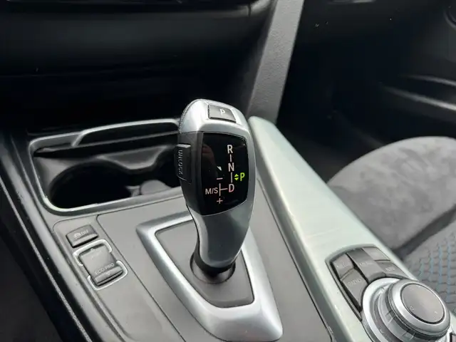 BMW 3 Series view 14