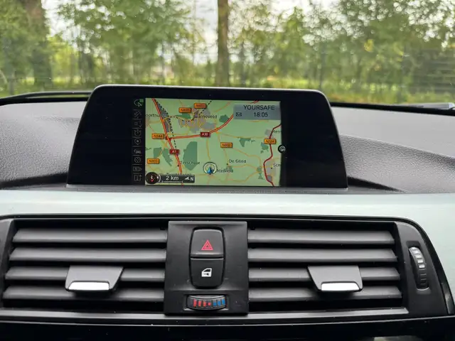 BMW 3 Series view 12