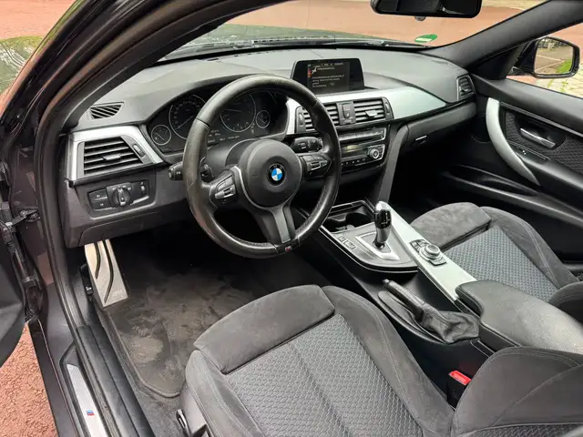 BMW 3 Series view 9