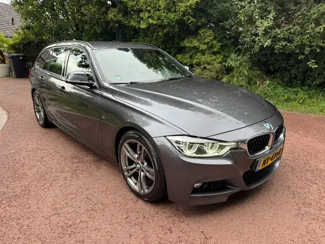 BMW 3 Series view 8