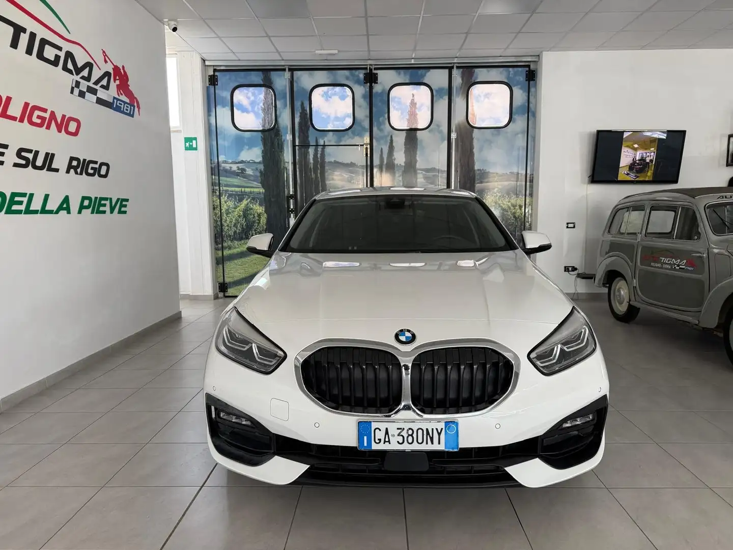 BMW 118 Serie 1 F40 118d Sport auto Bianco - 2