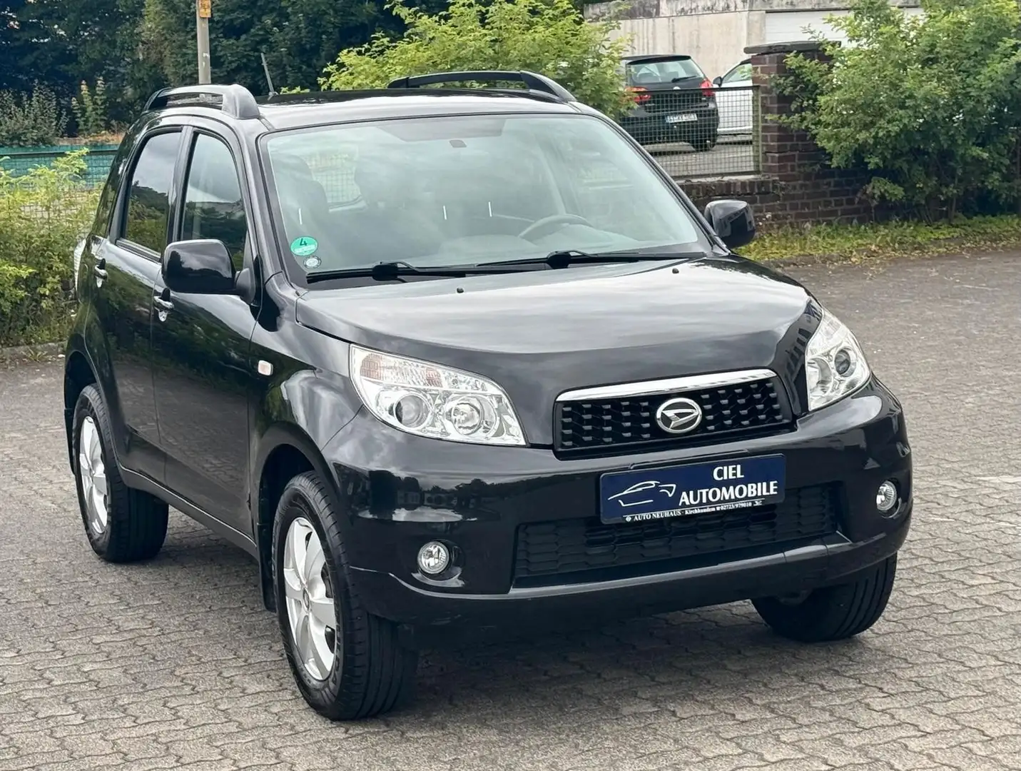 Daihatsu Terios 4WD Top 1.5 /Klimaautomatik/SHZ/Tüv Neu Schwarz - 1